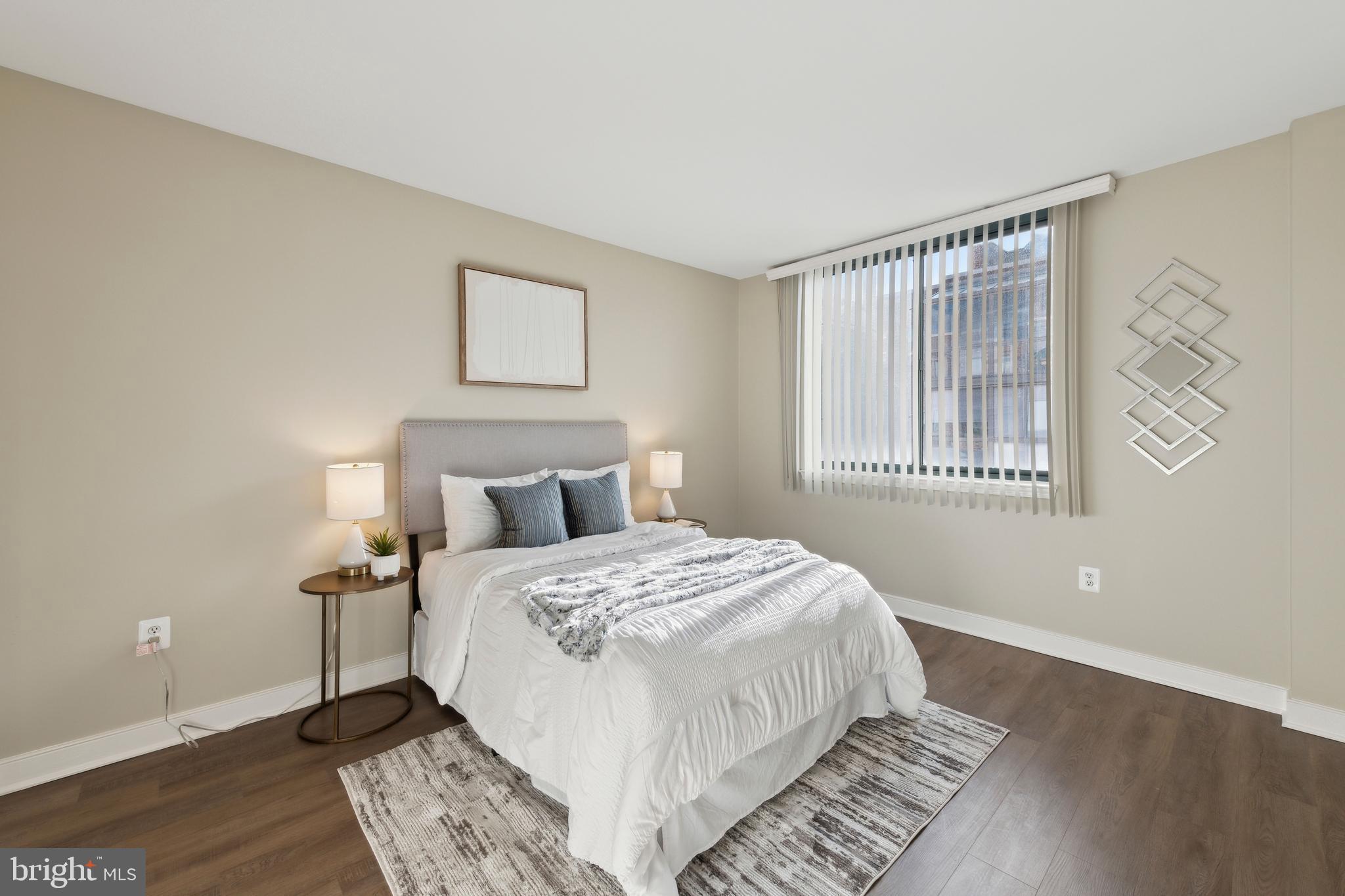 WINDSOR PLAZA - Residential