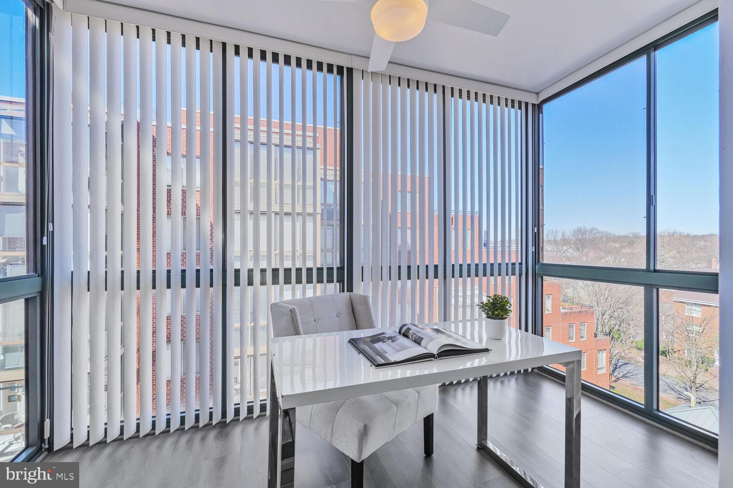 WINDSOR PLAZA - Residential