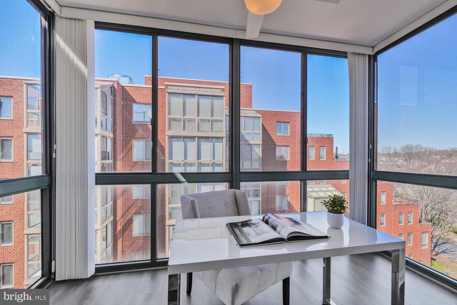 WINDSOR PLAZA - Residential