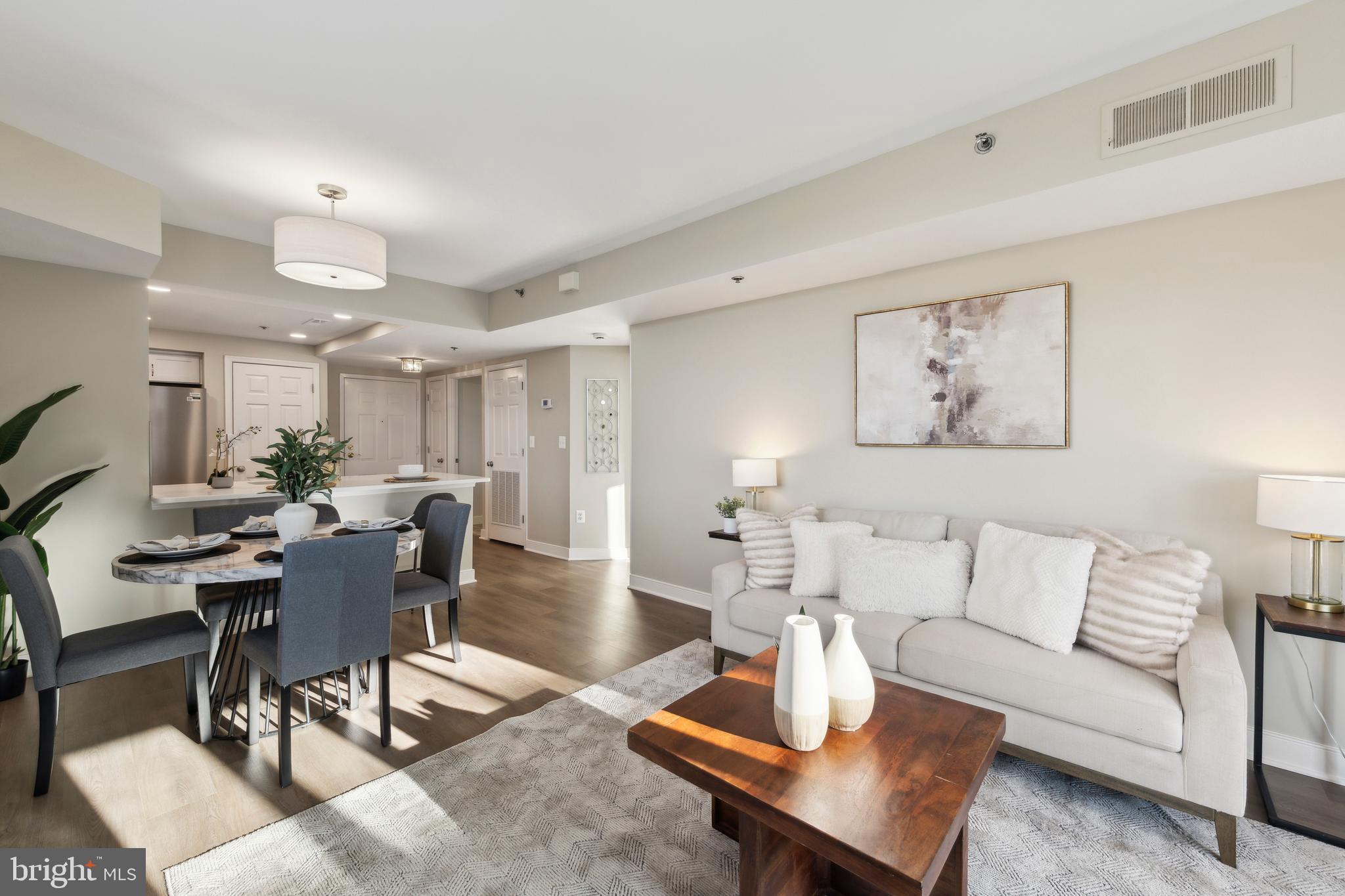 WINDSOR PLAZA - Residential