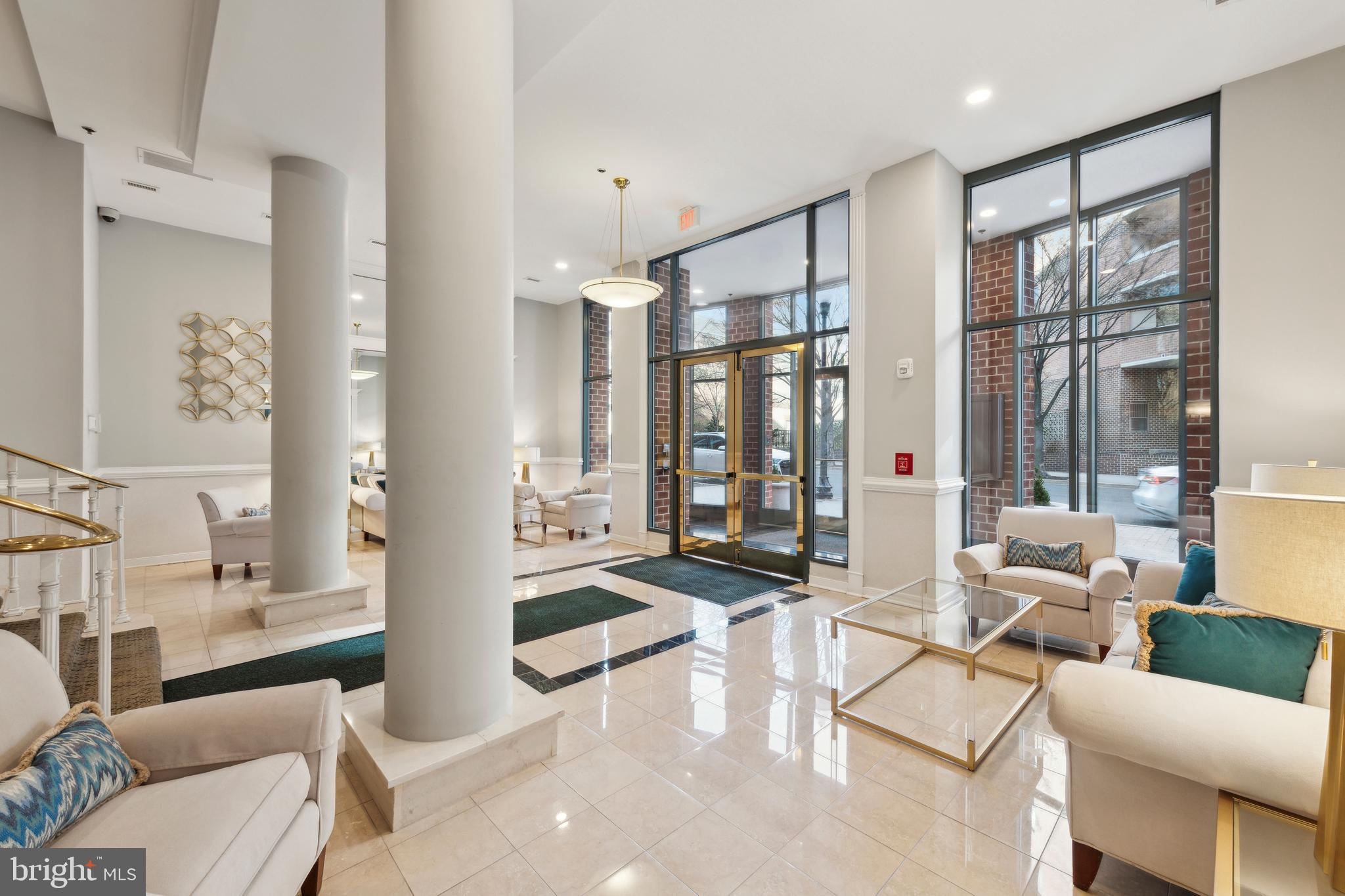 WINDSOR PLAZA - Residential