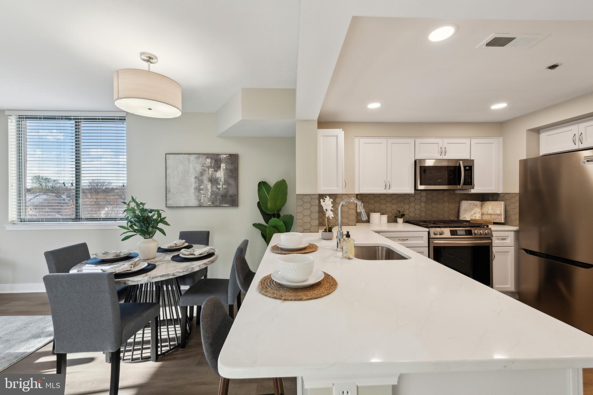 WINDSOR PLAZA - Residential