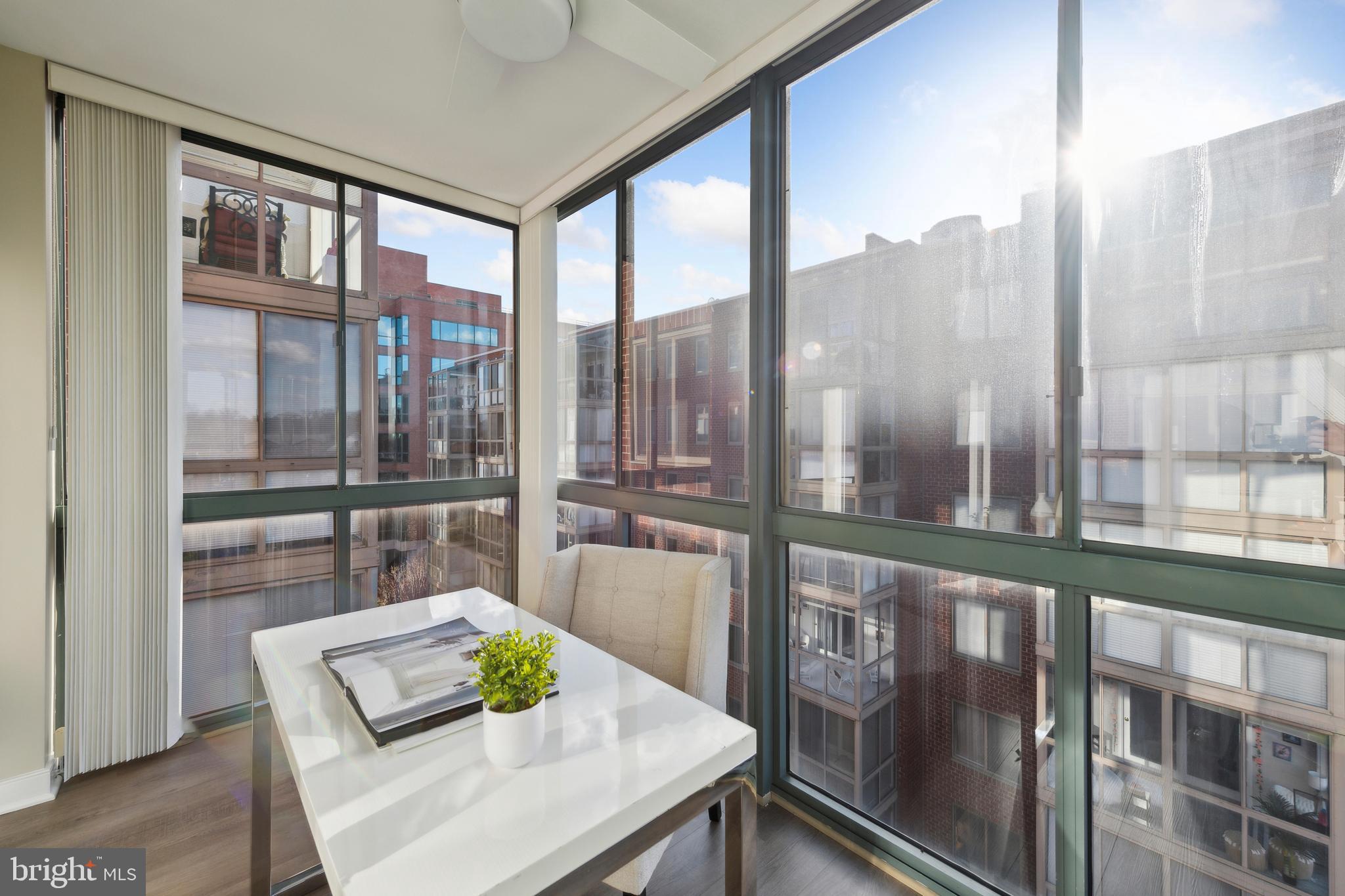 WINDSOR PLAZA - Residential