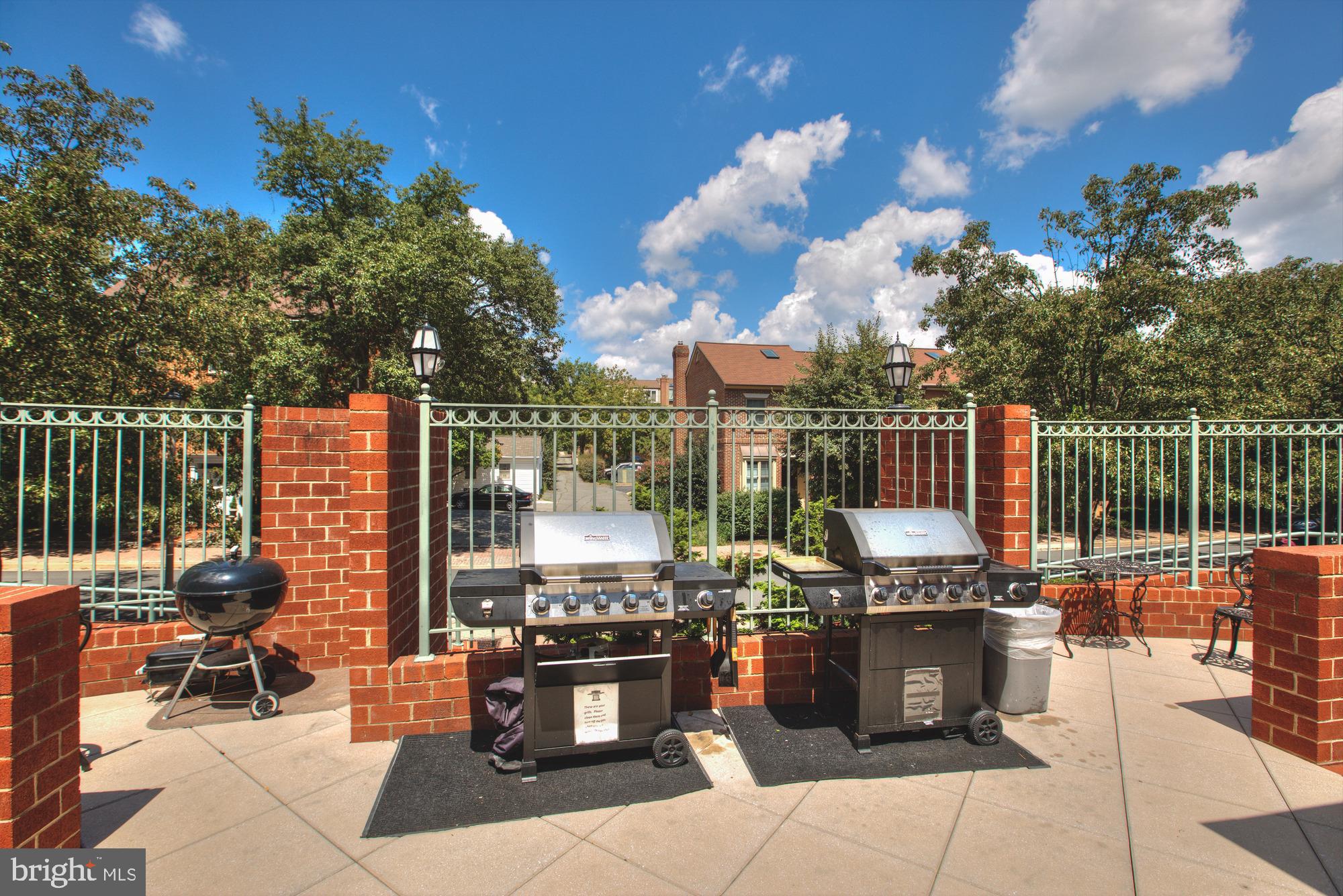 WINDSOR PLAZA - Residential