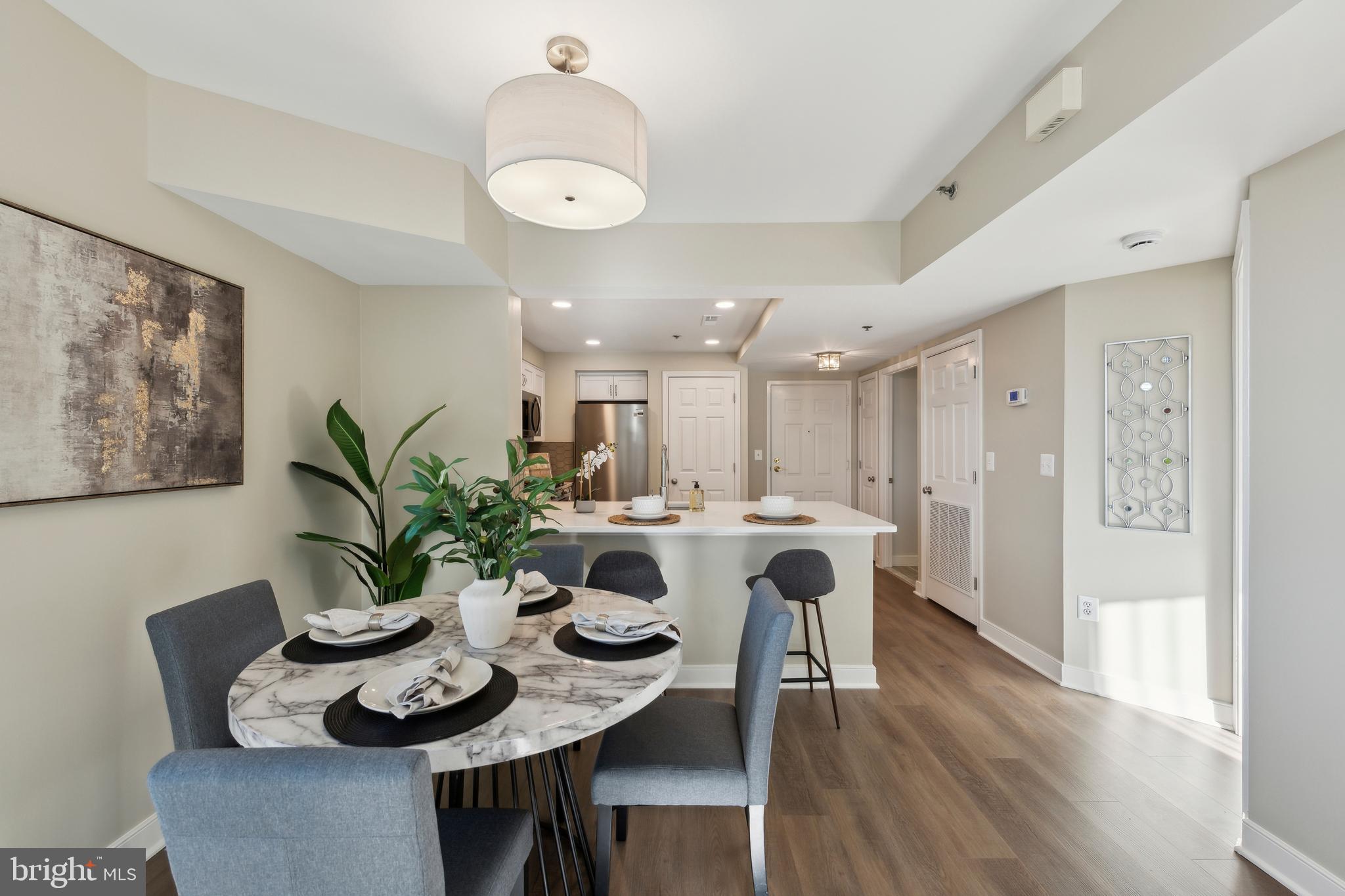 WINDSOR PLAZA - Residential