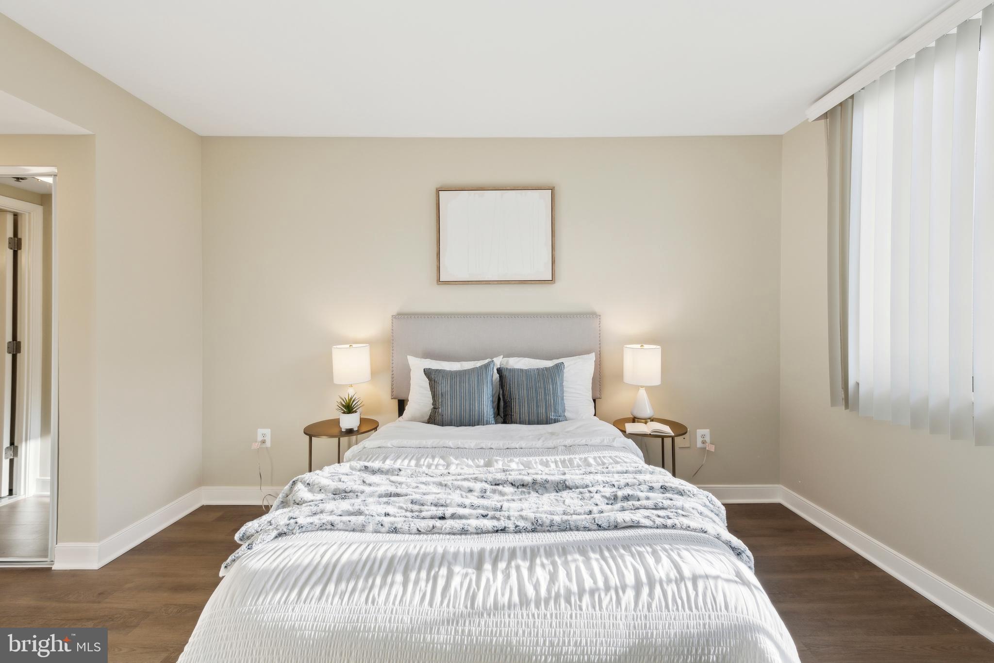 WINDSOR PLAZA - Residential