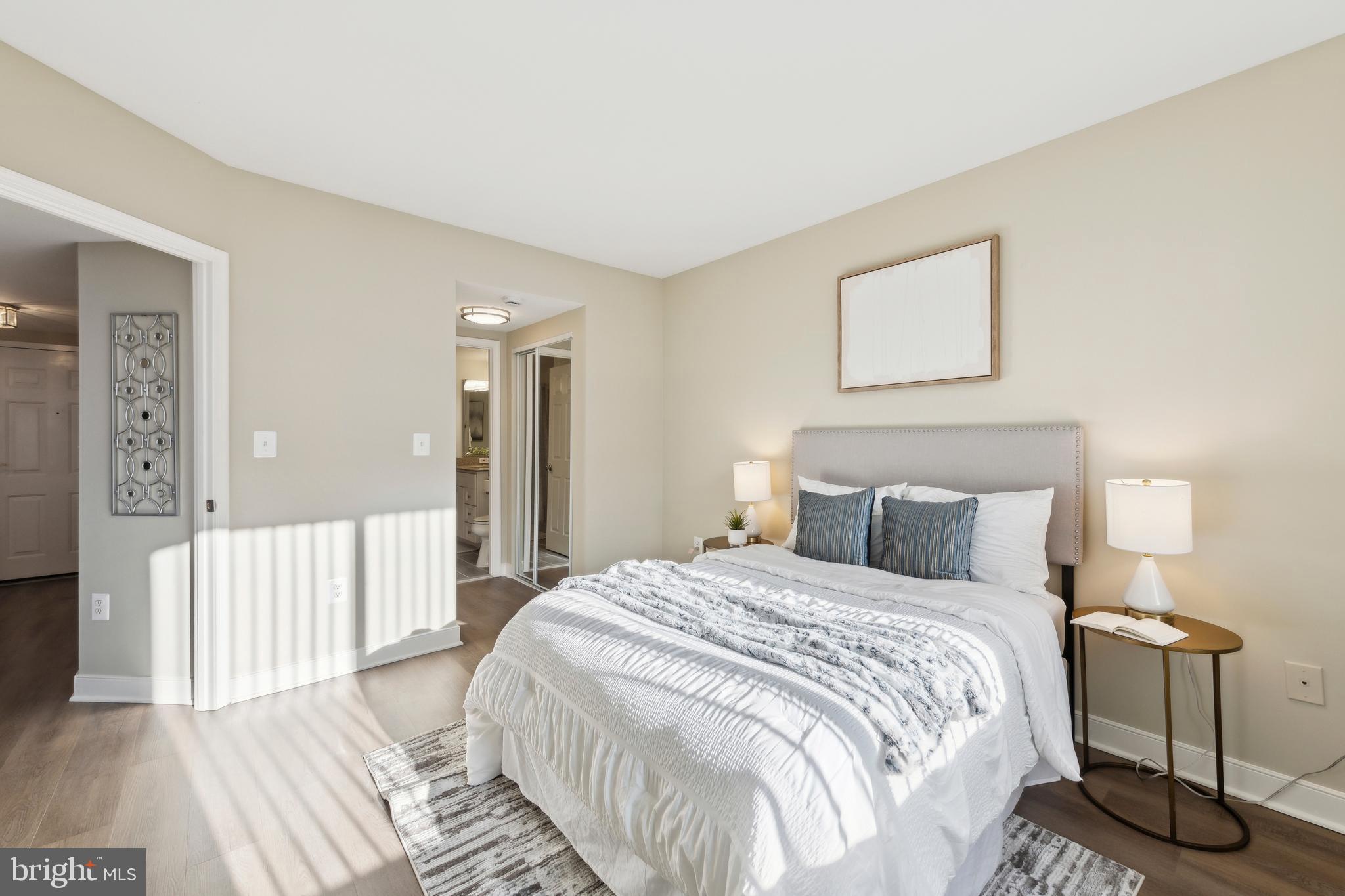 WINDSOR PLAZA - Residential