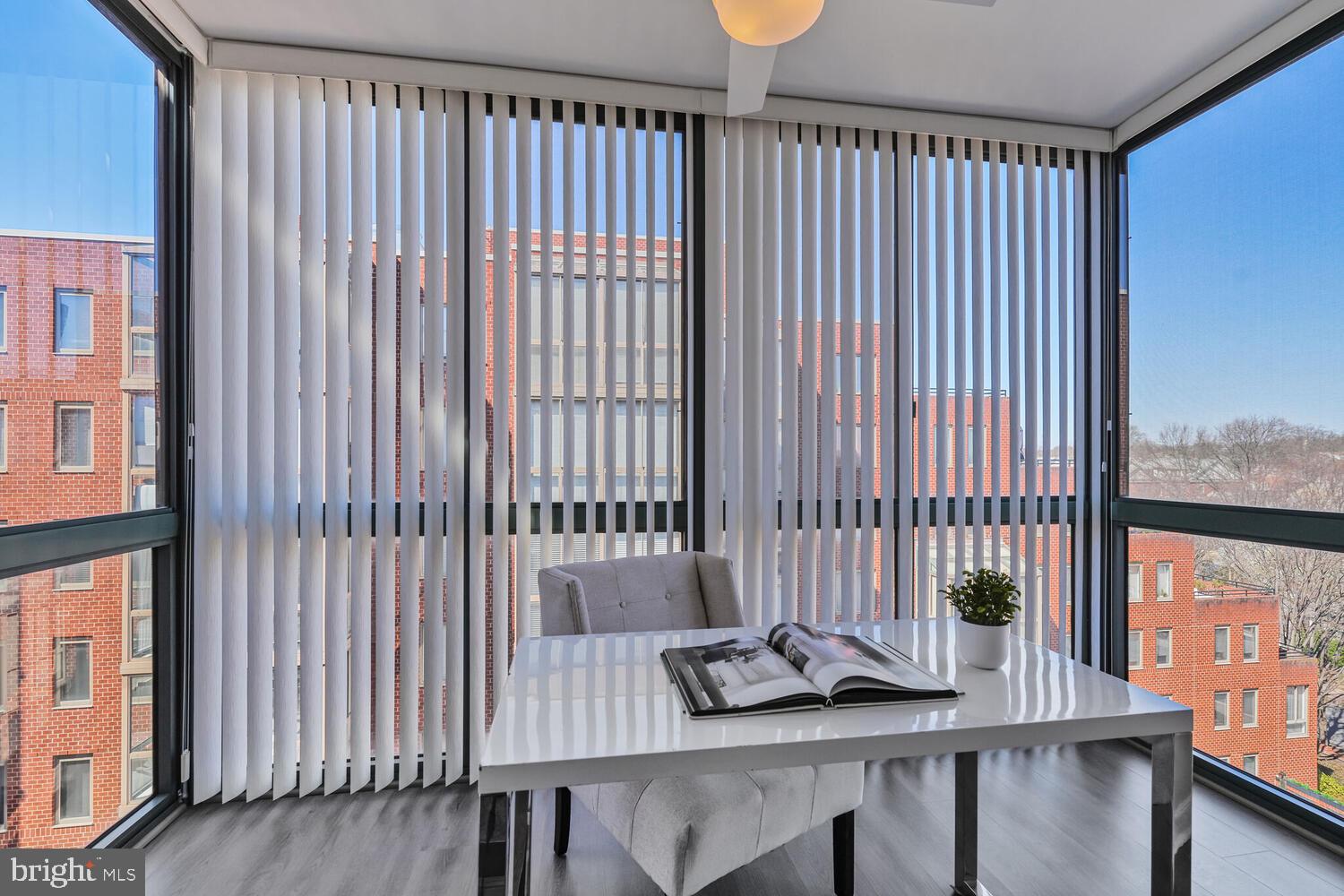 WINDSOR PLAZA - Residential