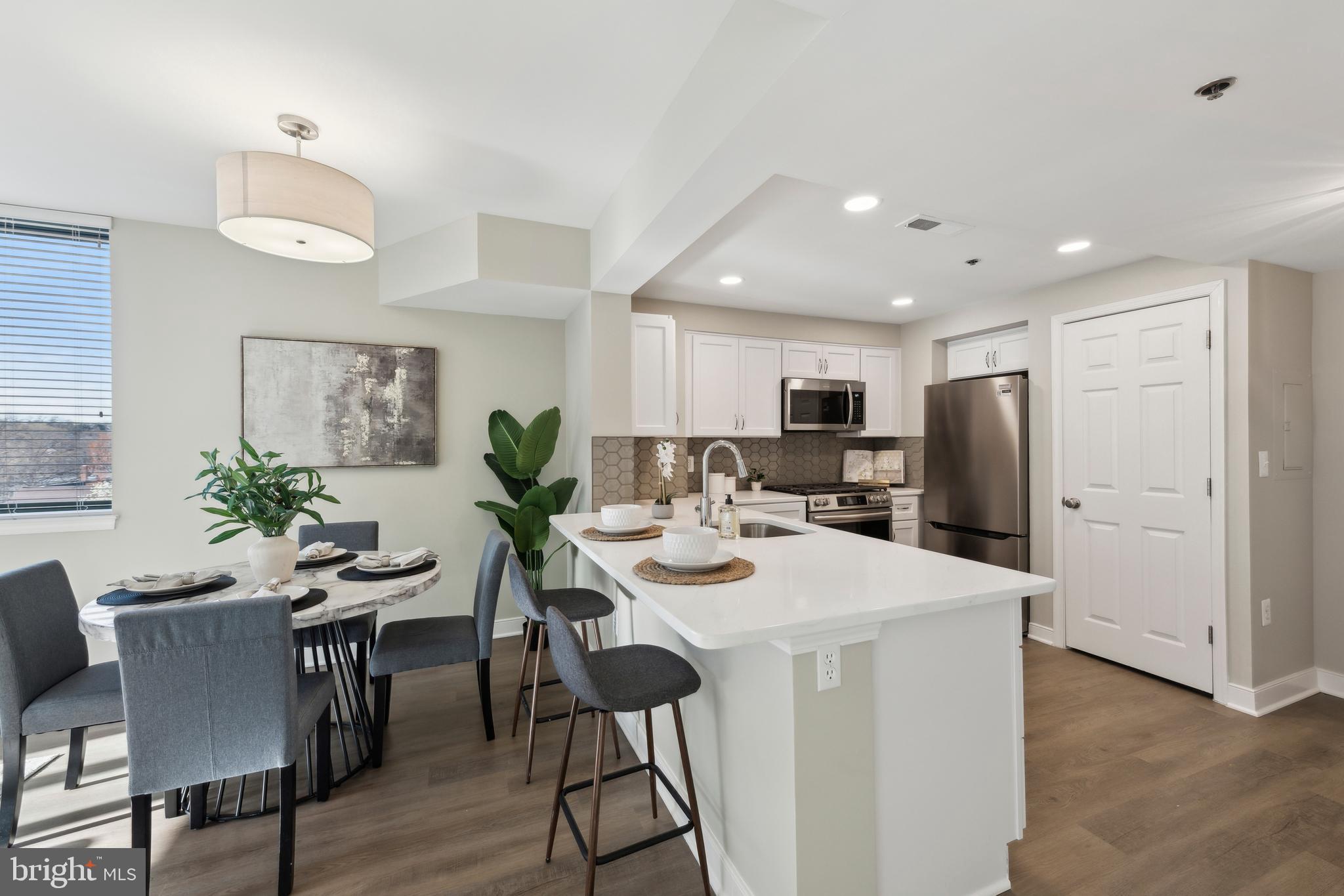 WINDSOR PLAZA - Residential