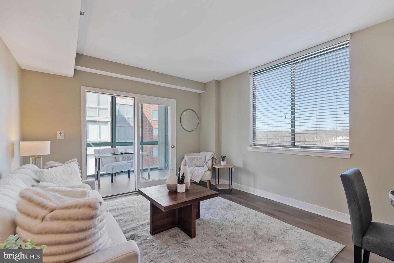 WINDSOR PLAZA - Residential