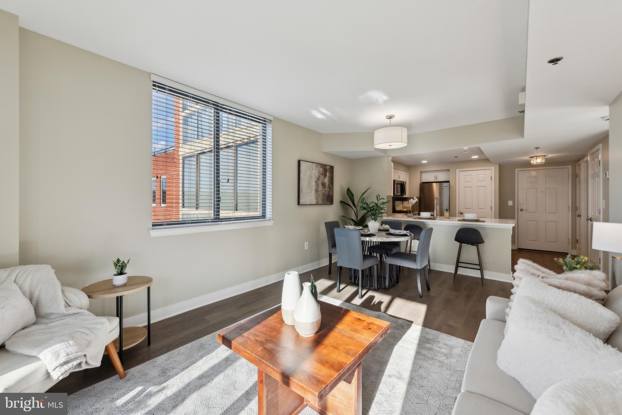 WINDSOR PLAZA - Residential