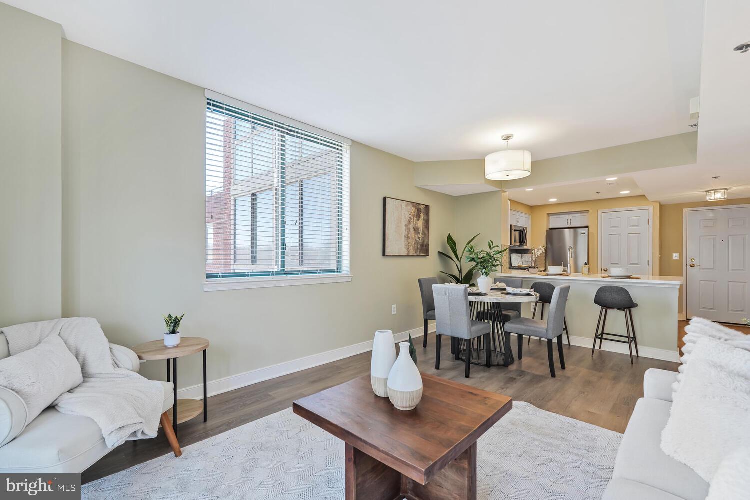 WINDSOR PLAZA - Residential