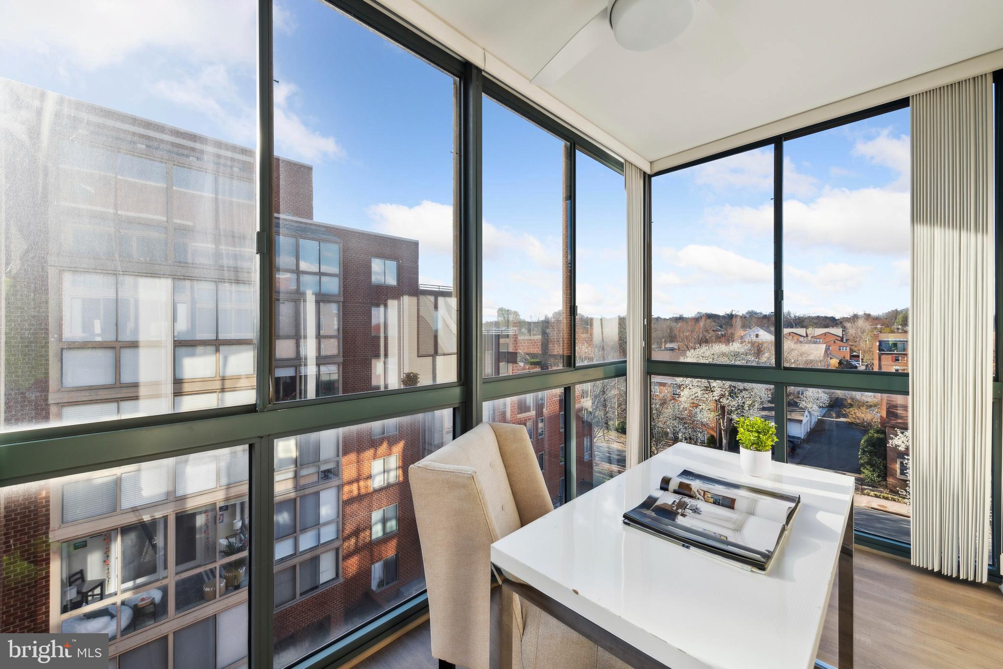 WINDSOR PLAZA - Residential