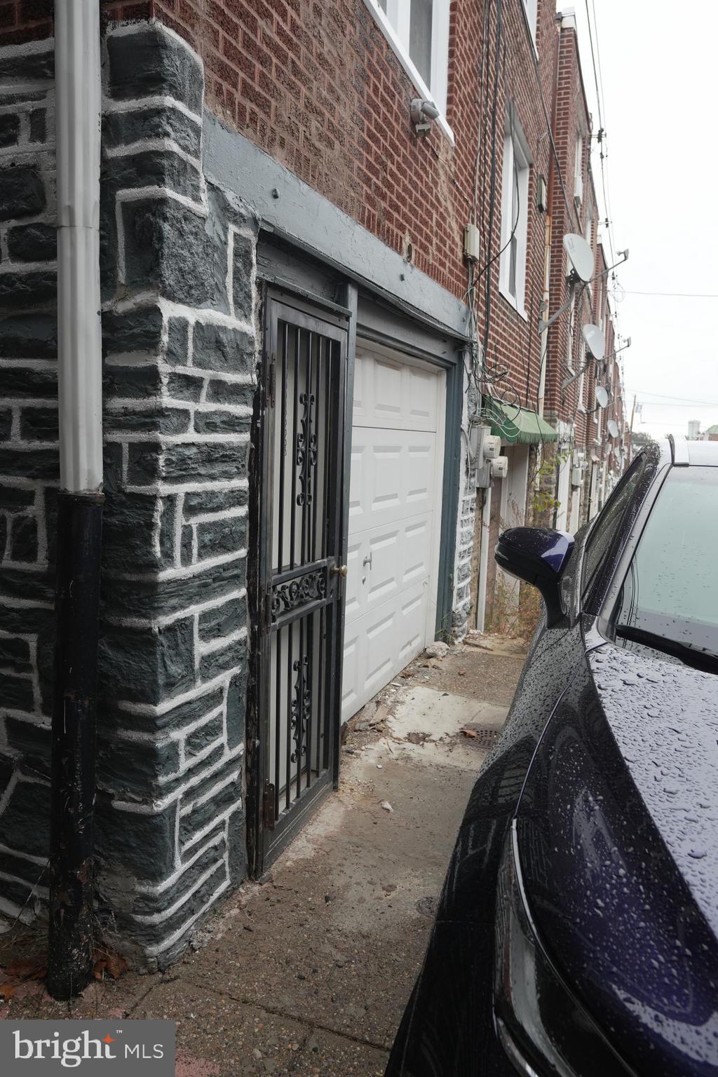 PHILADELPHIA (WEST) - Residential