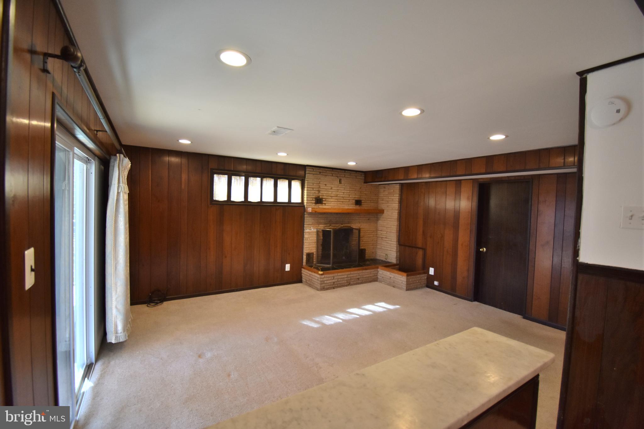 ASPEN HILL PARK - Residential Lease