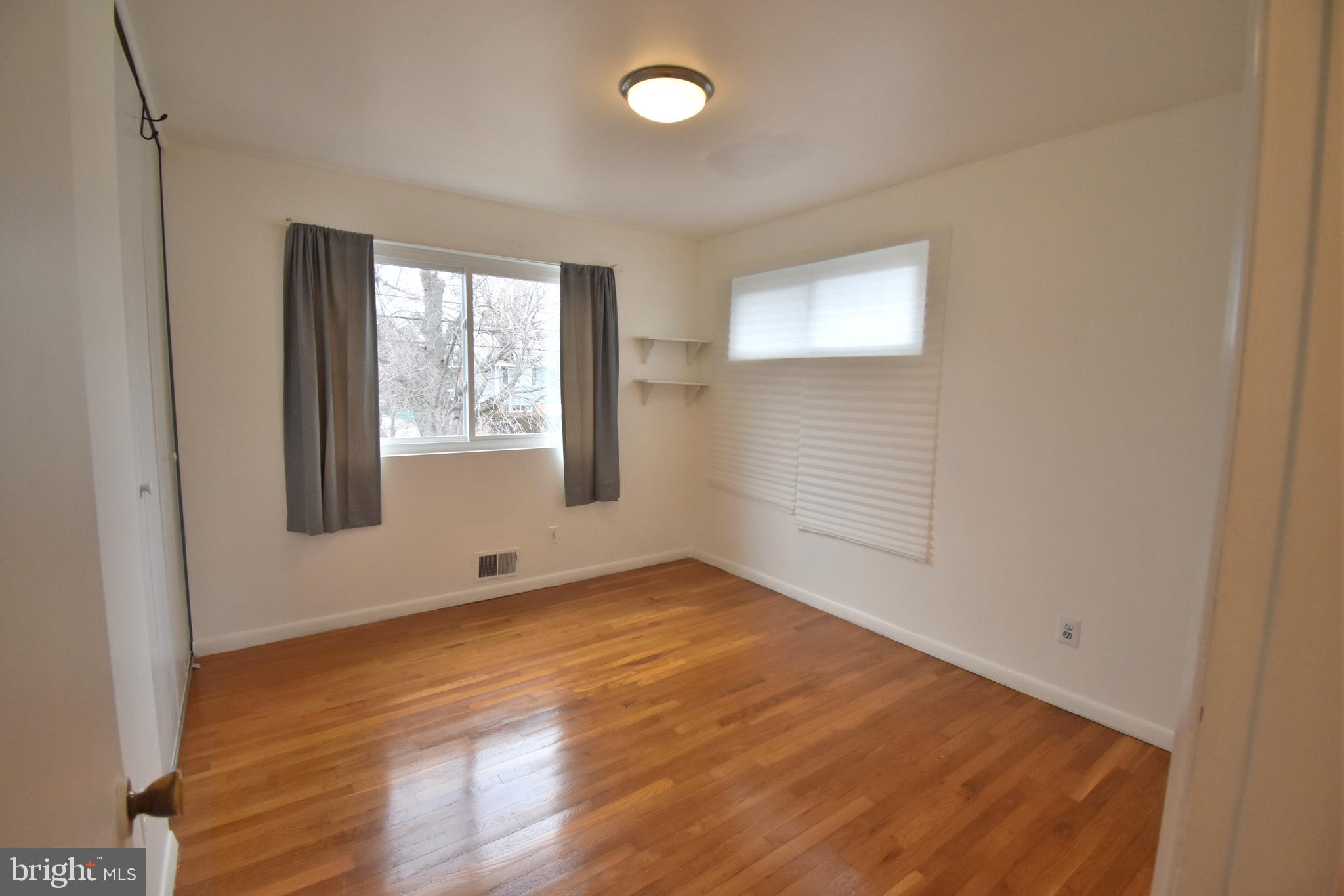 ASPEN HILL PARK - Residential Lease