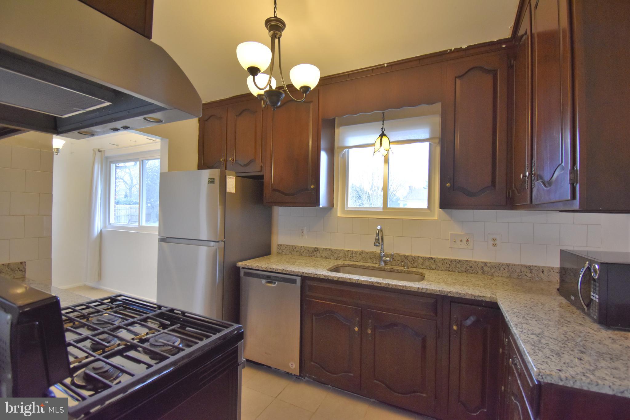 ASPEN HILL PARK - Residential Lease