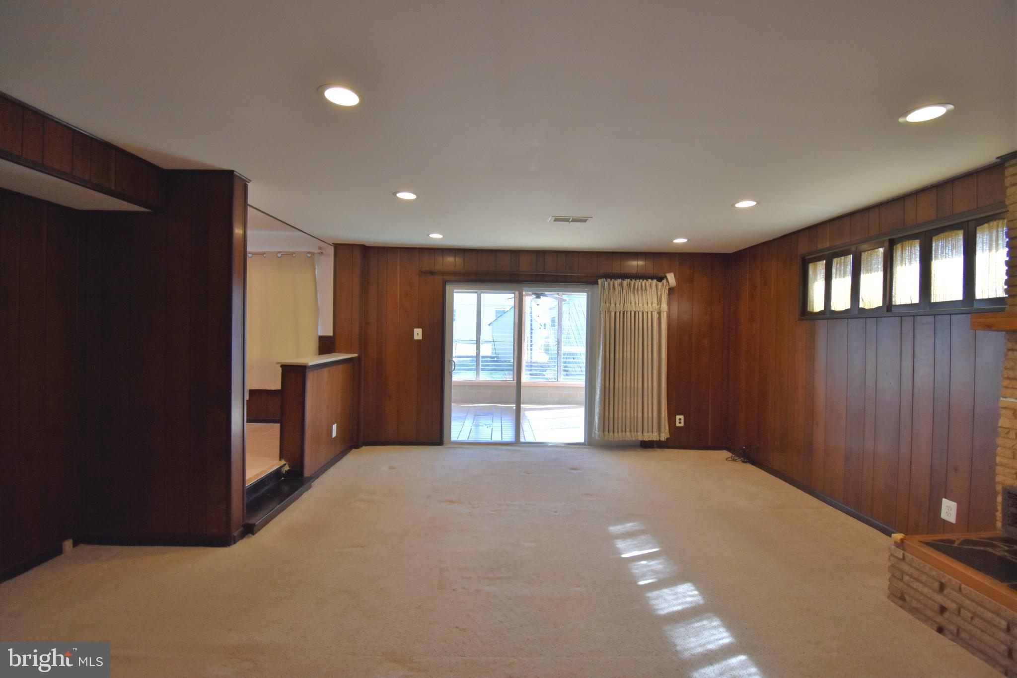 ASPEN HILL PARK - Residential Lease