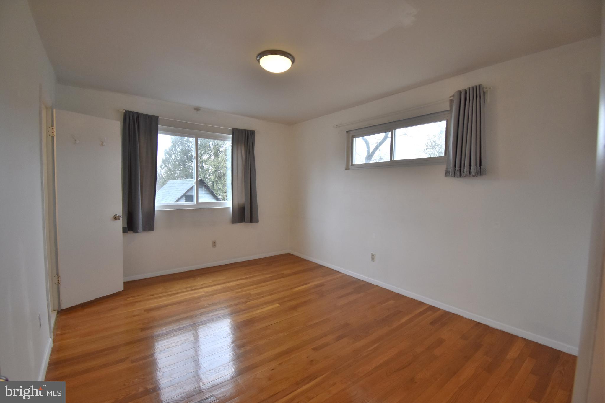 ASPEN HILL PARK - Residential Lease