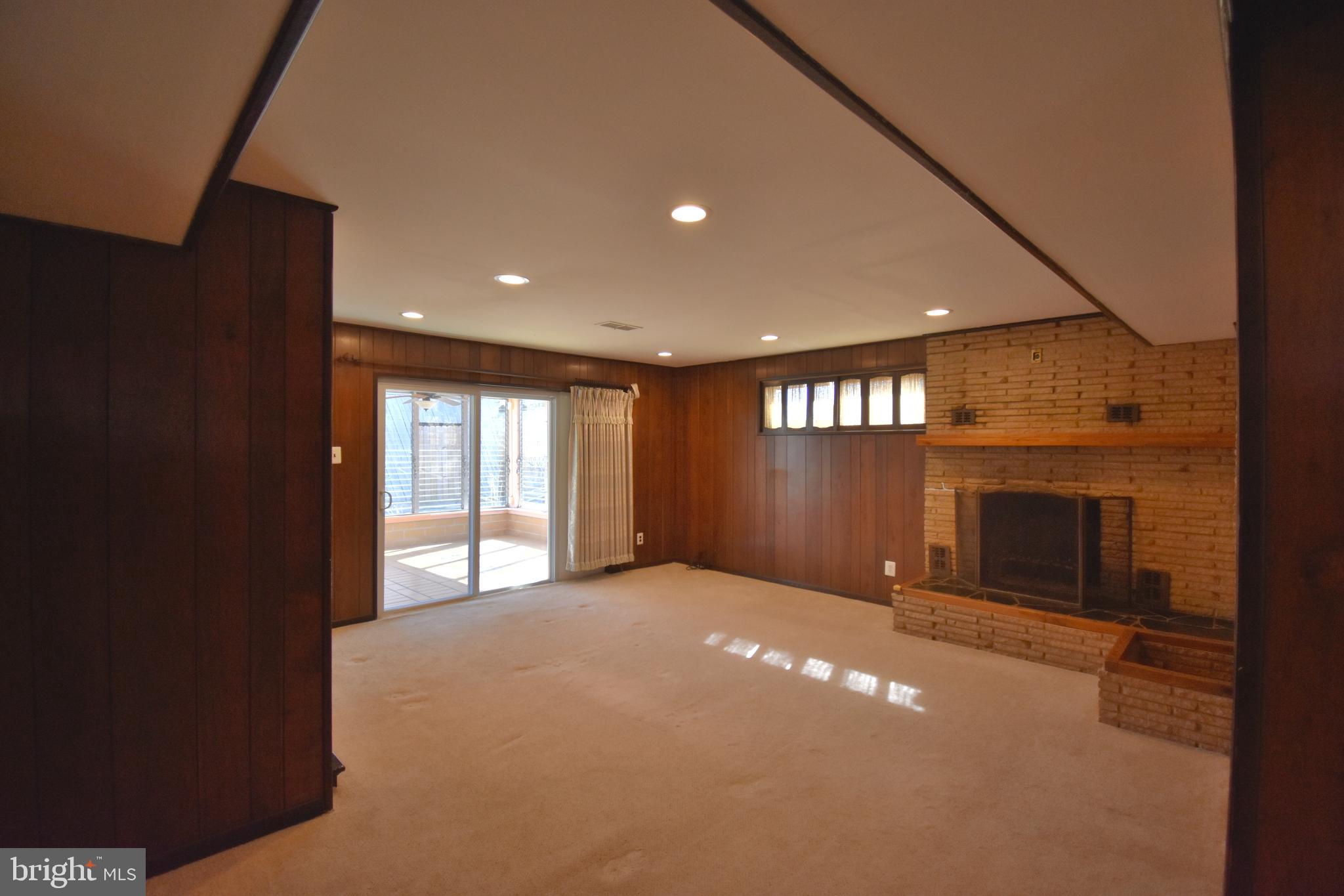 ASPEN HILL PARK - Residential Lease