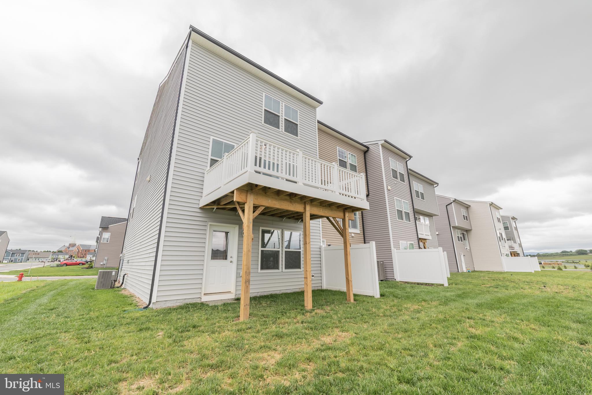 KING'S CROSSING - Residential Lease