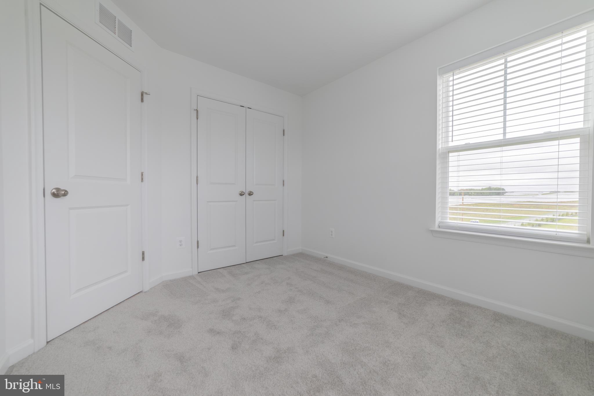 KING'S CROSSING - Residential Lease