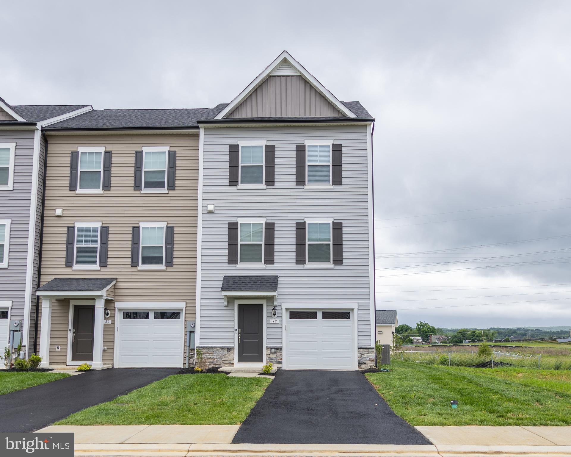 KING'S CROSSING - Residential Lease