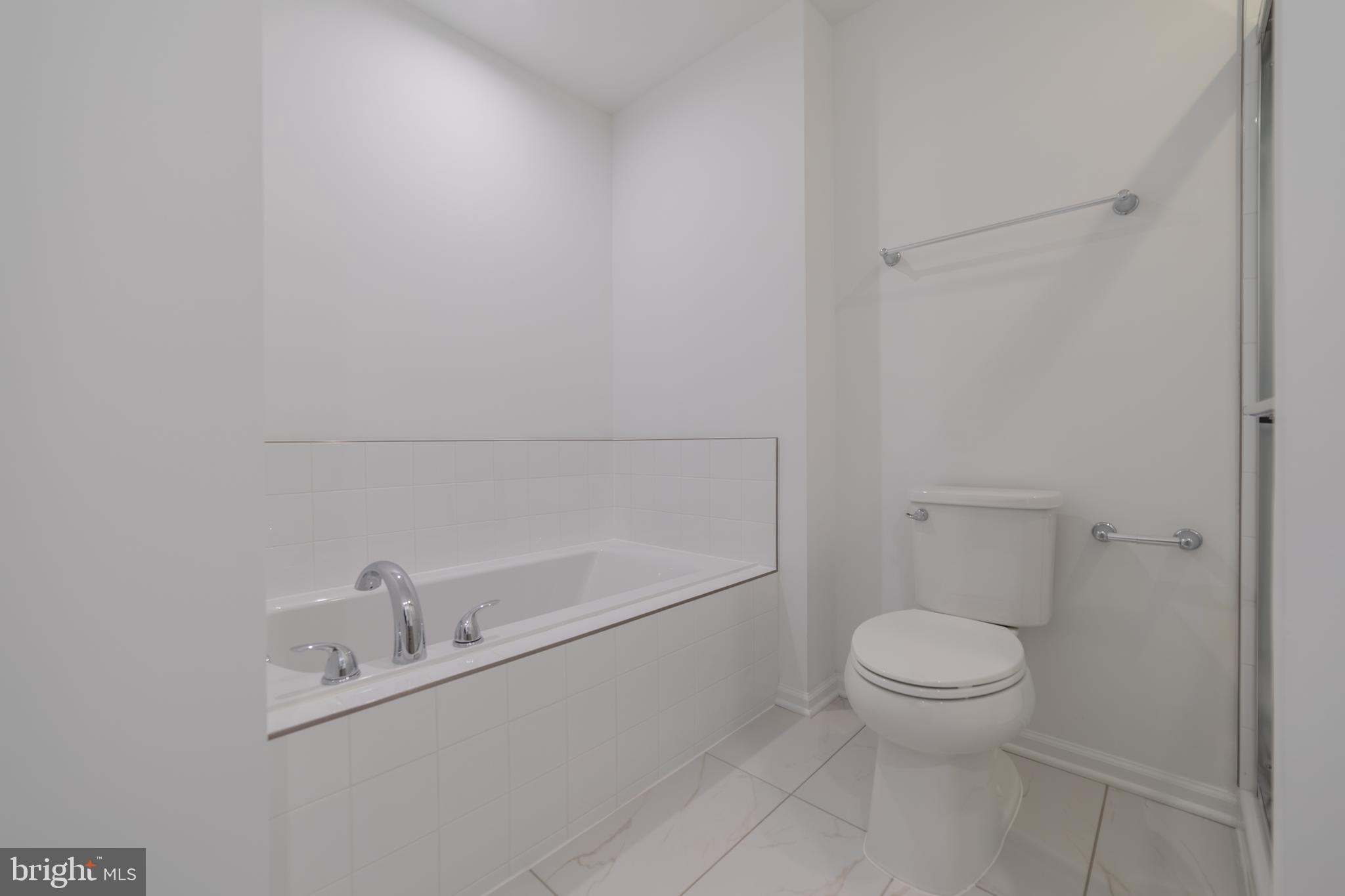 KING'S CROSSING - Residential Lease