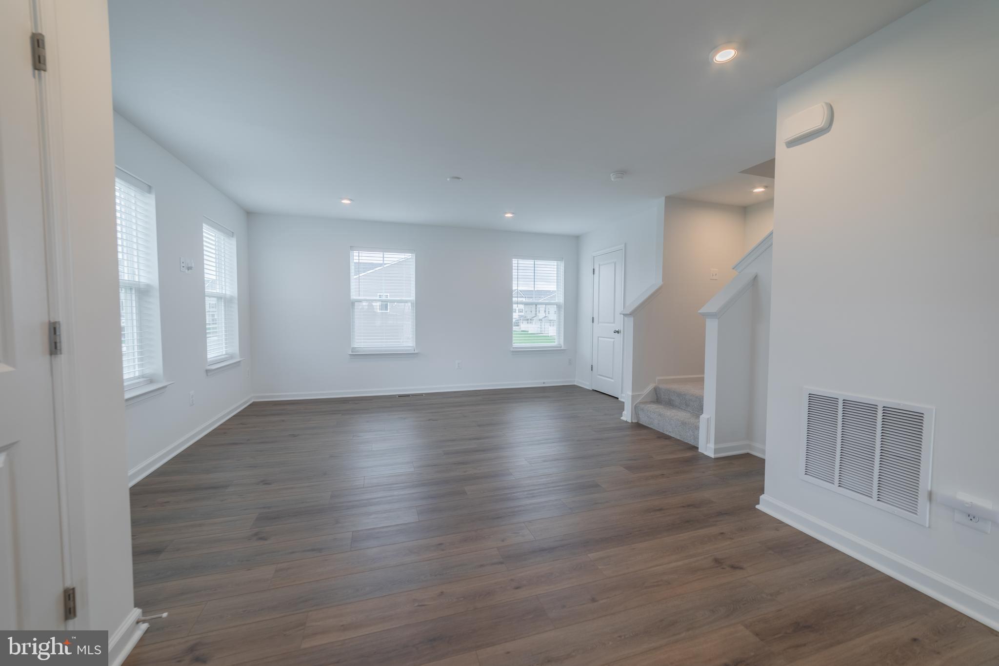 KING'S CROSSING - Residential Lease