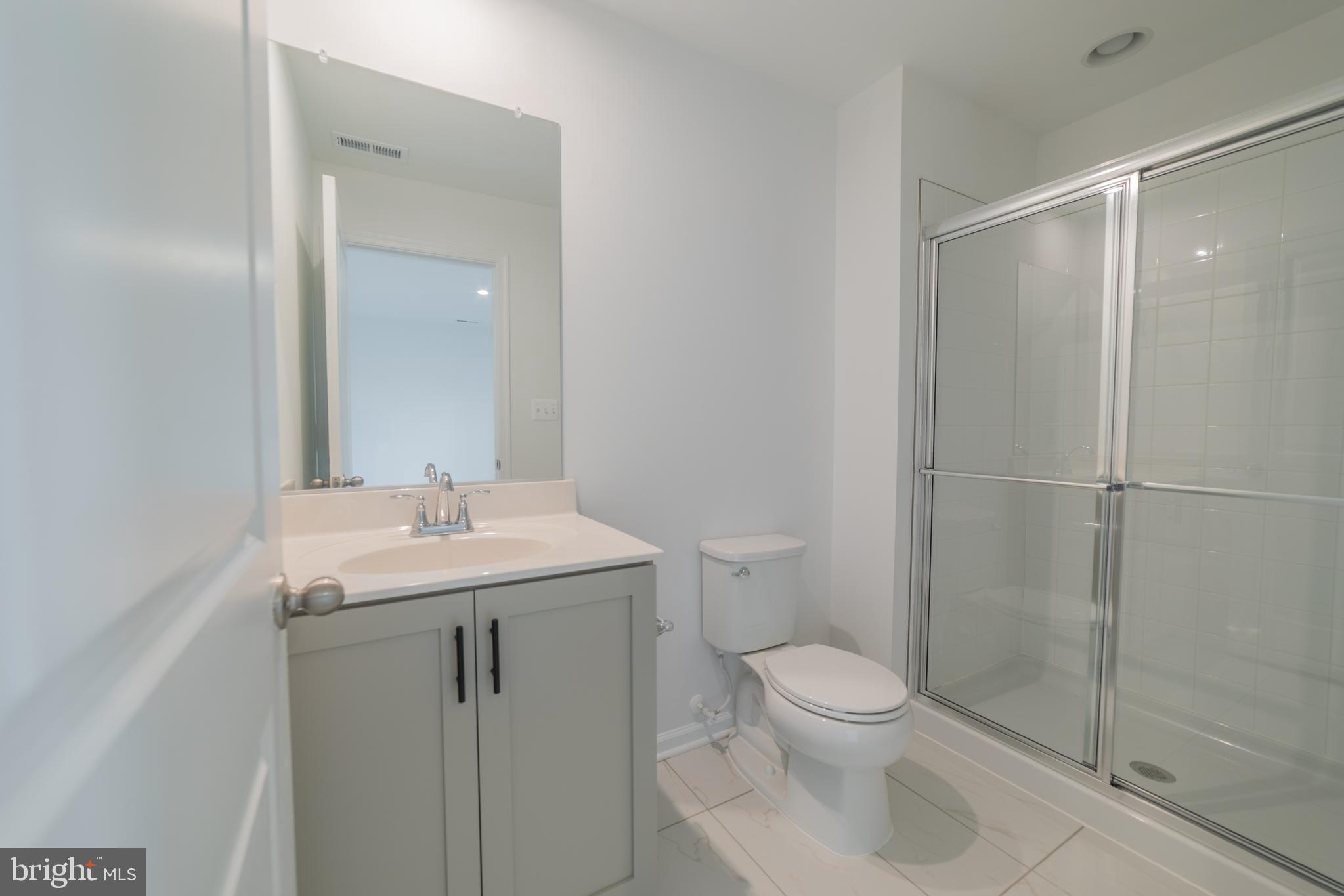 KING'S CROSSING - Residential Lease