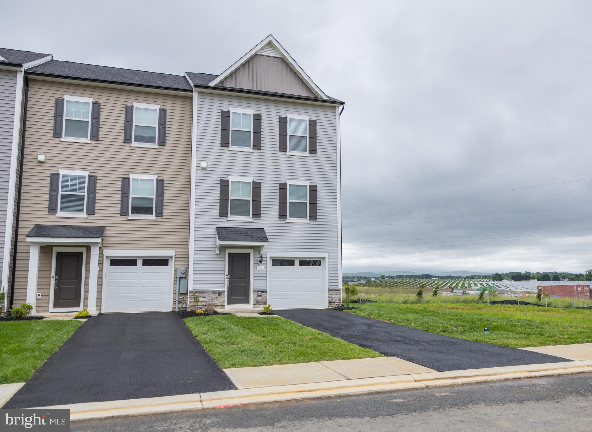 KING'S CROSSING - Residential Lease