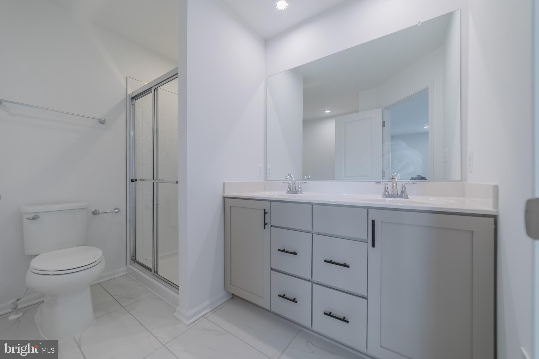 KING'S CROSSING - Residential Lease