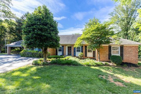 Homes For Sale - 122 Bollingbrook Dr Dr<br/> CHARLOTTESVILLE, VA 22911