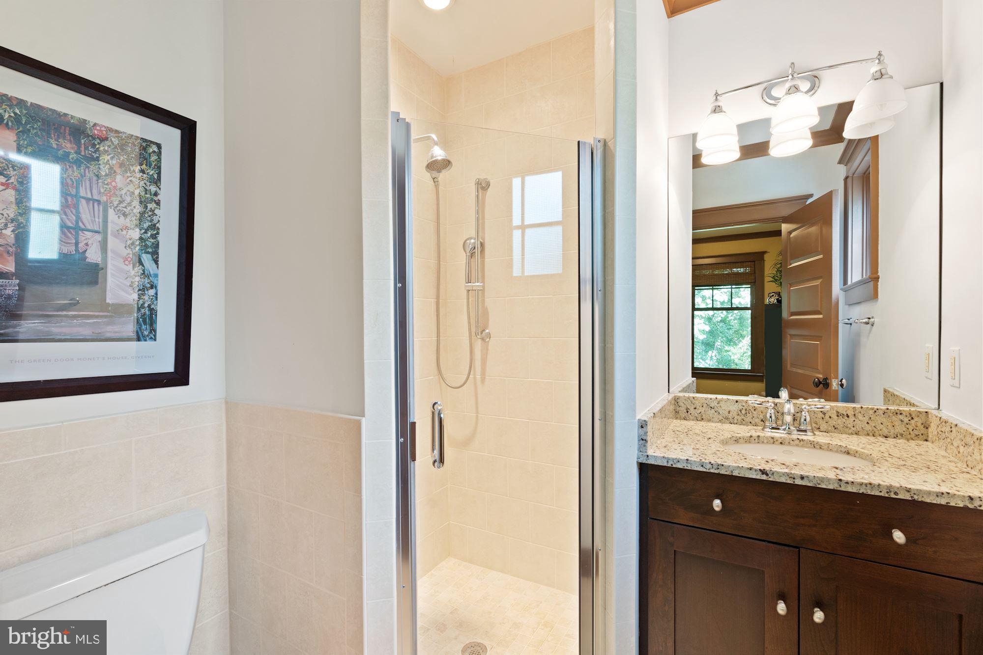 COUNTRY CLUB MANOR - Residential