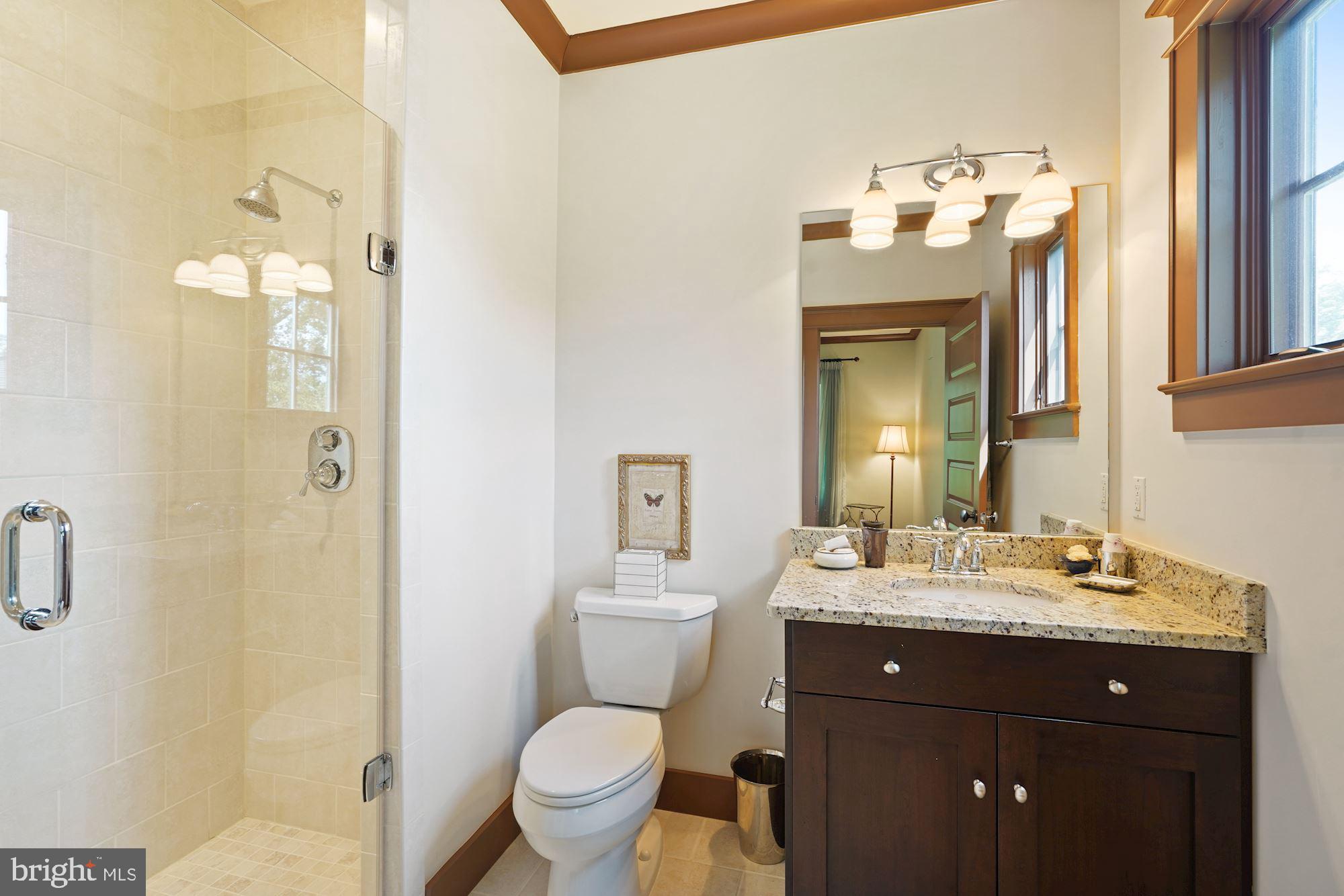 COUNTRY CLUB MANOR - Residential