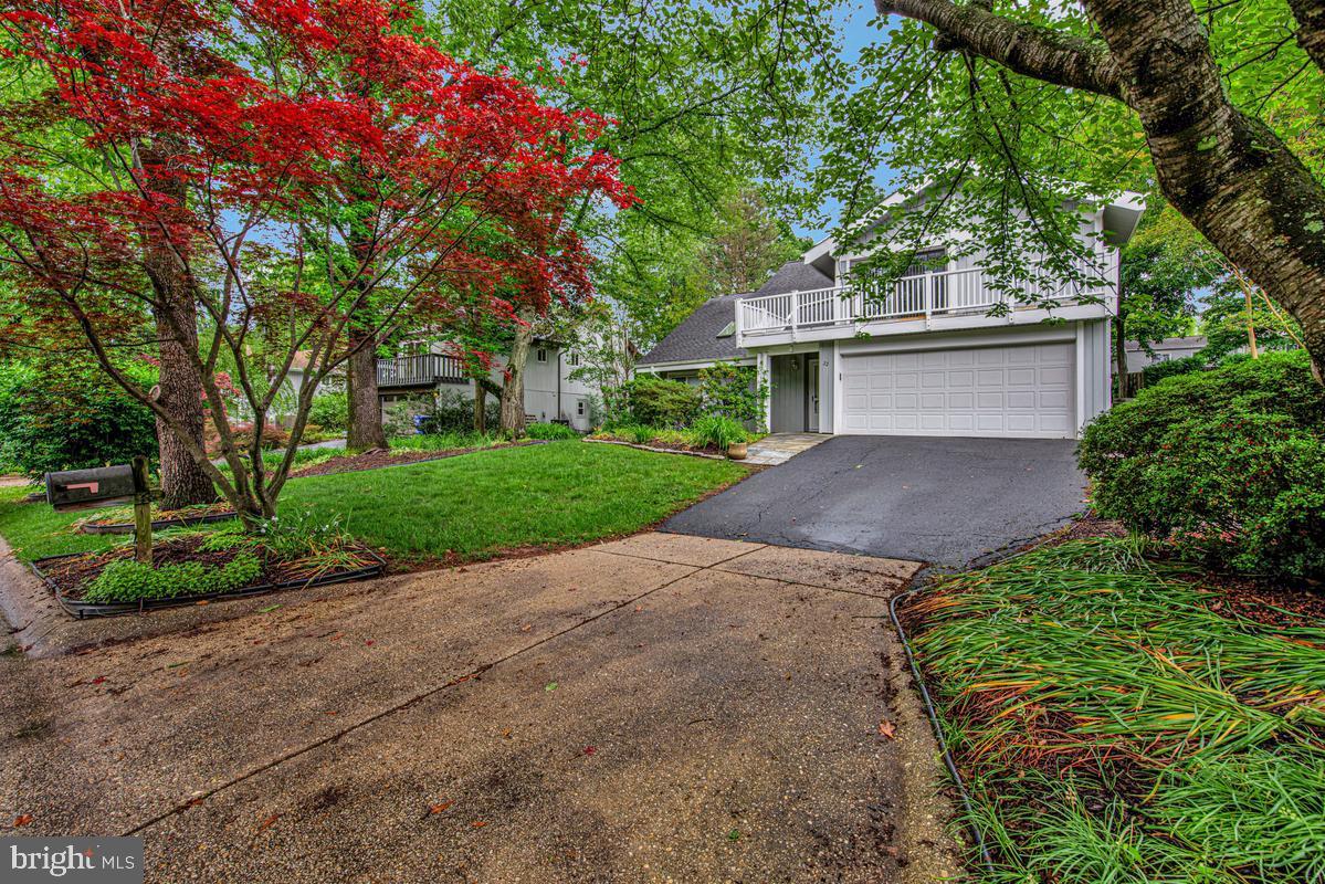 22 BANNISTER COURT