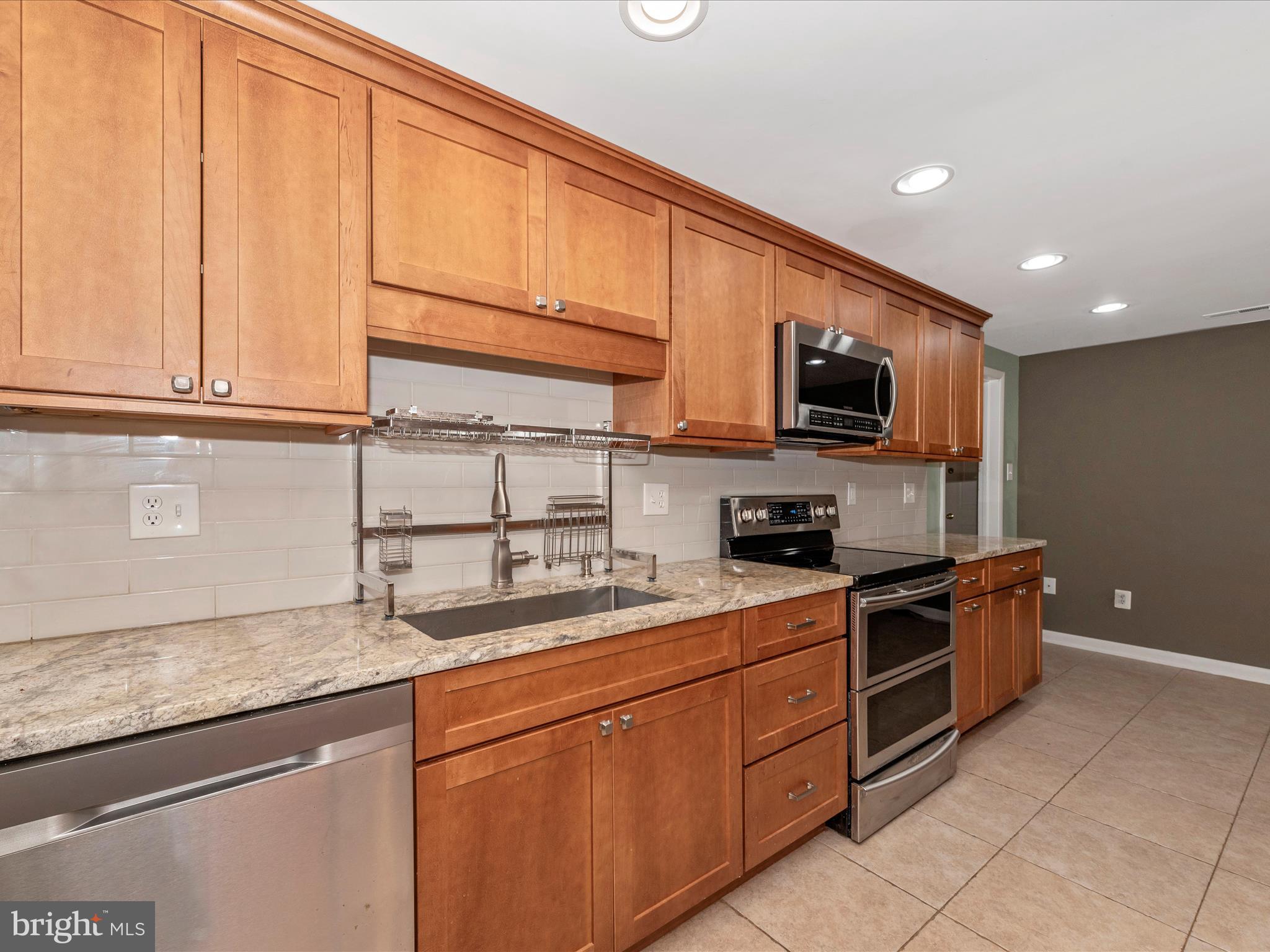 VILLAGE OF LONG REACH - Residential