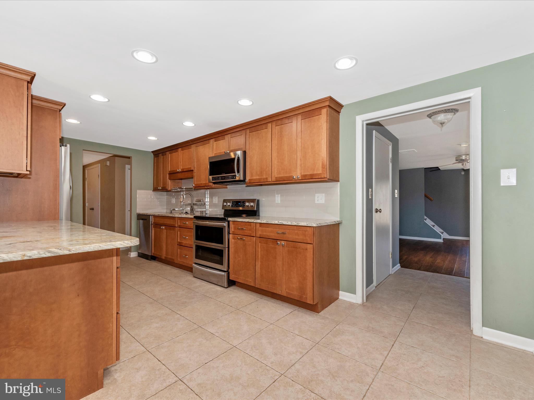 VILLAGE OF LONG REACH - Residential