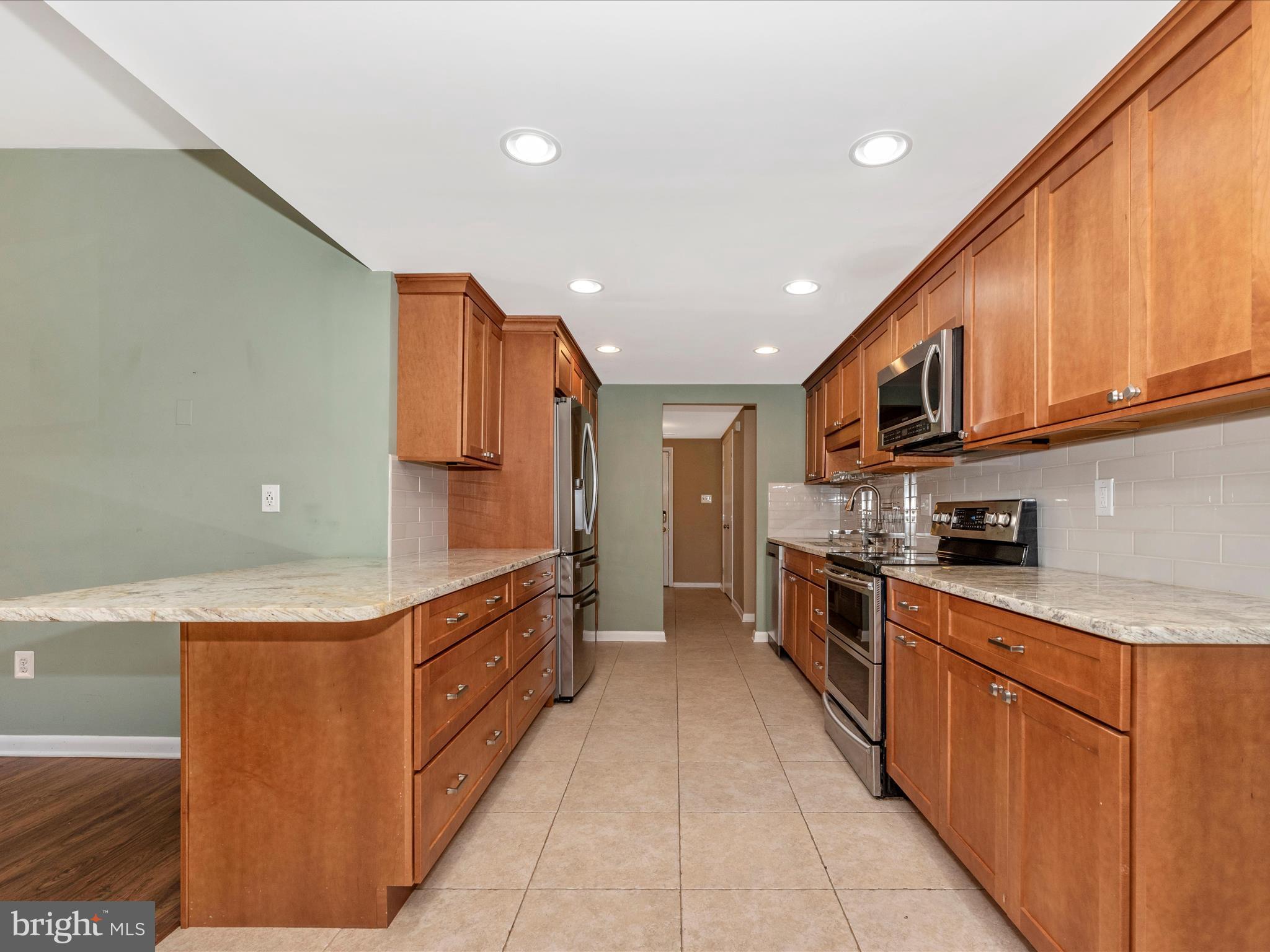 VILLAGE OF LONG REACH - Residential