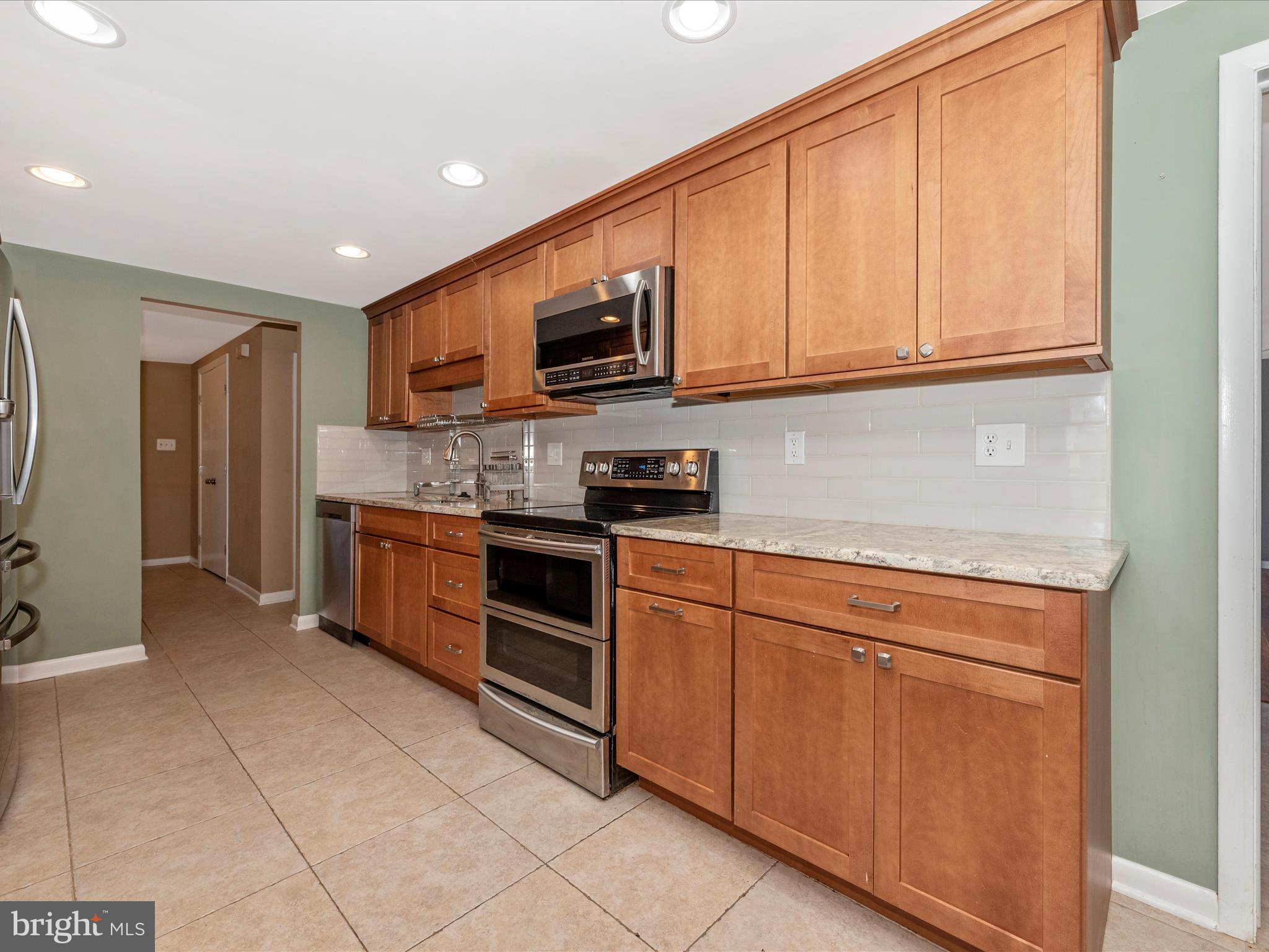 VILLAGE OF LONG REACH - Residential