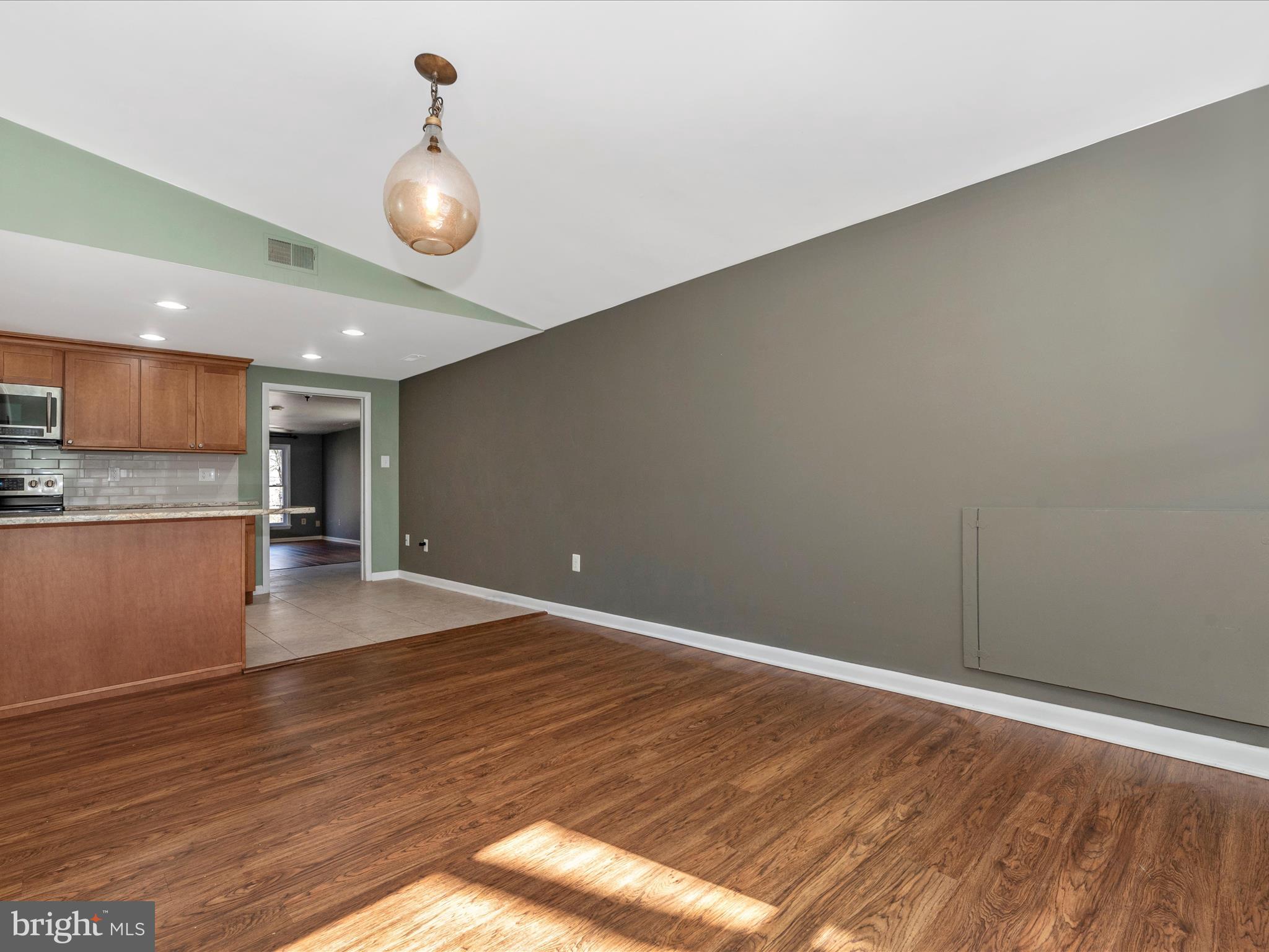 VILLAGE OF LONG REACH - Residential