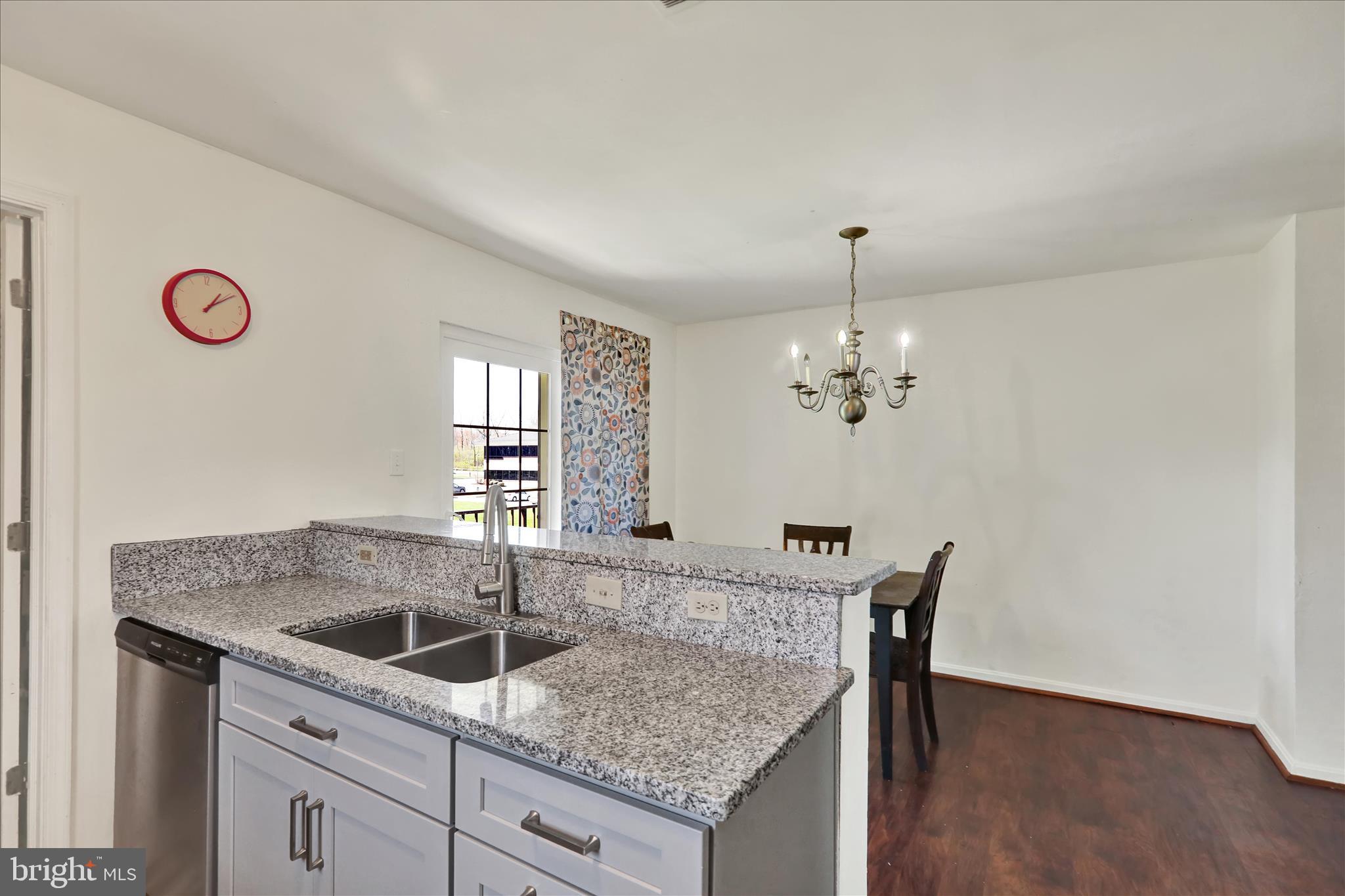 SEVEN OAKS - Residential