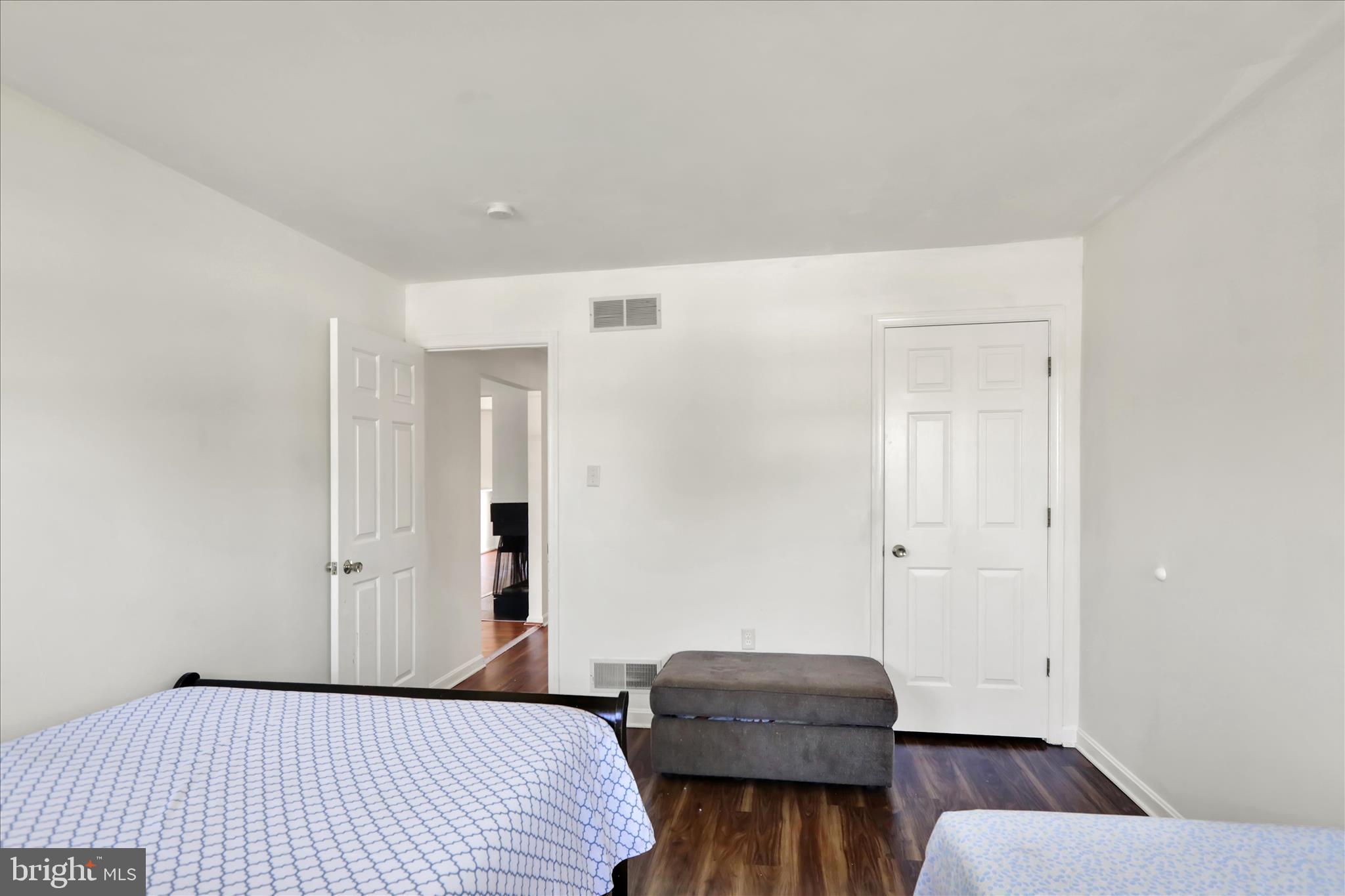 SEVEN OAKS - Residential