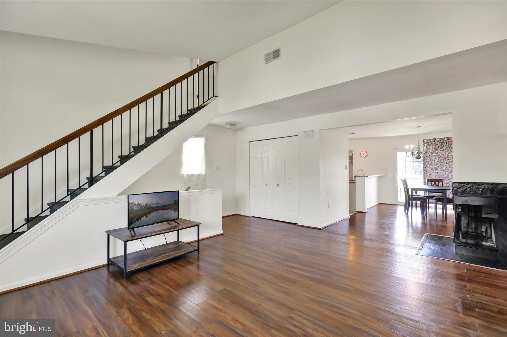 SEVEN OAKS - Residential