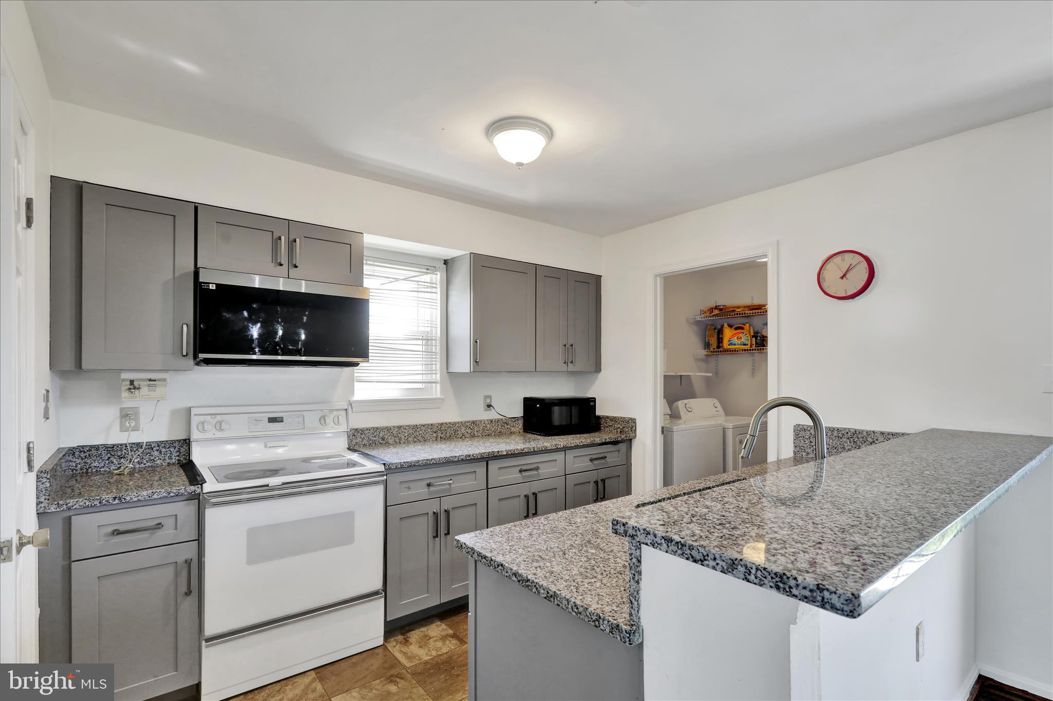 SEVEN OAKS - Residential