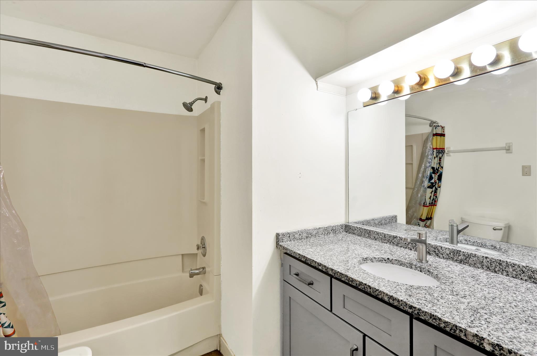 SEVEN OAKS - Residential