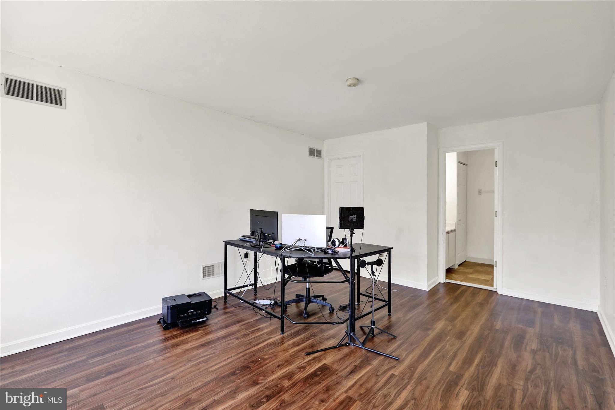 SEVEN OAKS - Residential