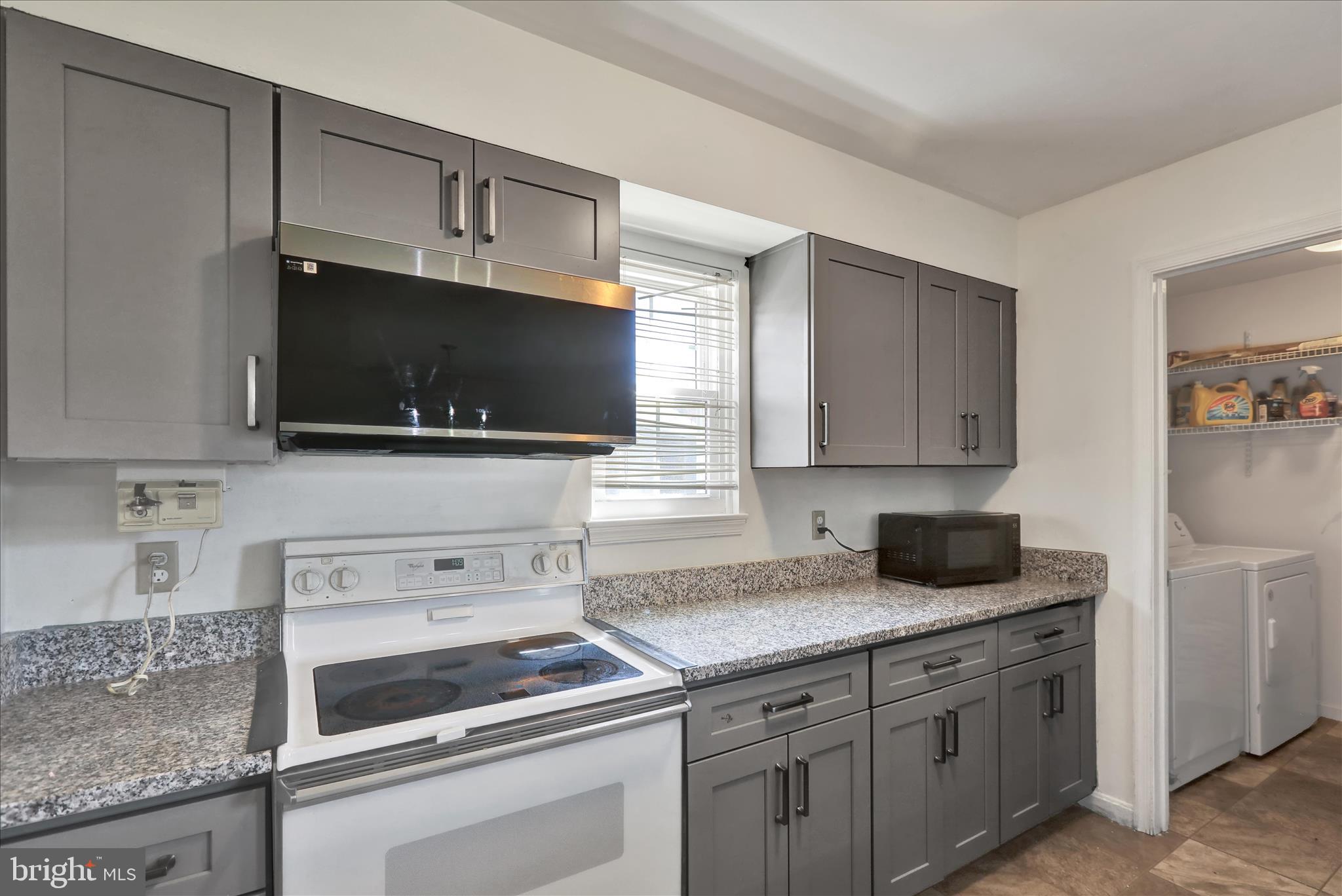 SEVEN OAKS - Residential