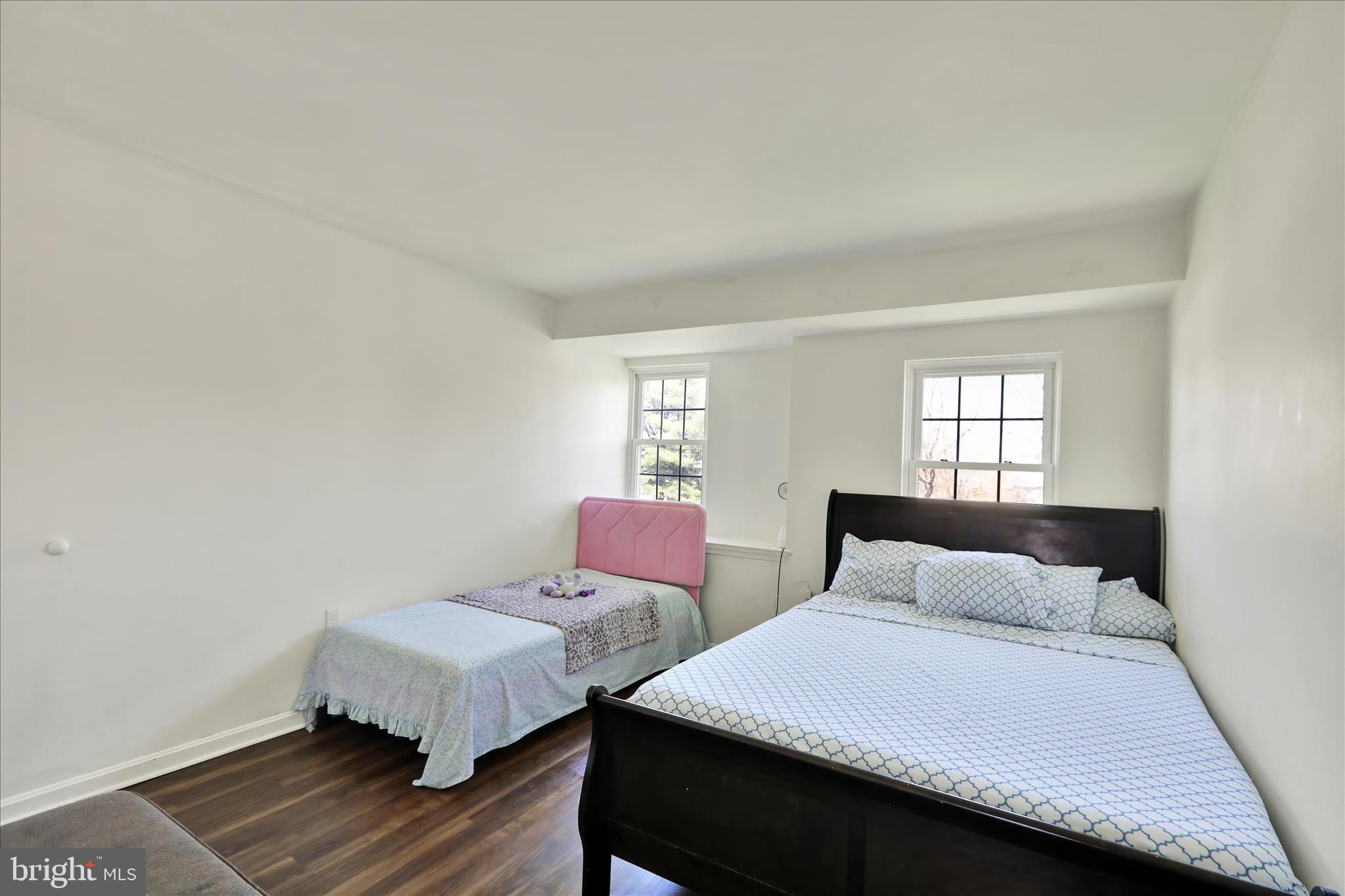 SEVEN OAKS - Residential