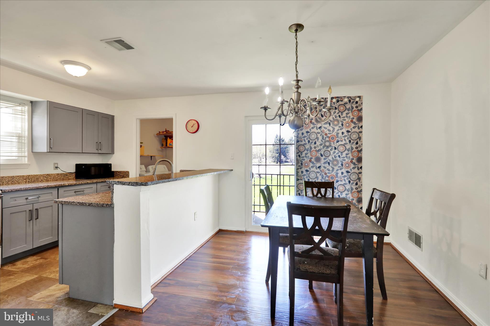 SEVEN OAKS - Residential